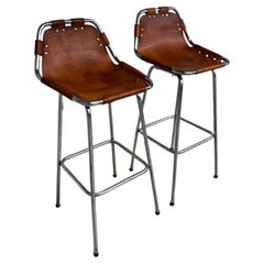Deux tabourets vintage en cuir d'origine de Charlotte Perriand pour Les Arcs, années 1960