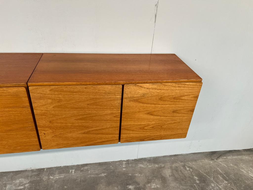 Exceptional Totally Free-Hanging XL Teak 1960 Retro Sideboard / Credenza For Sale 1