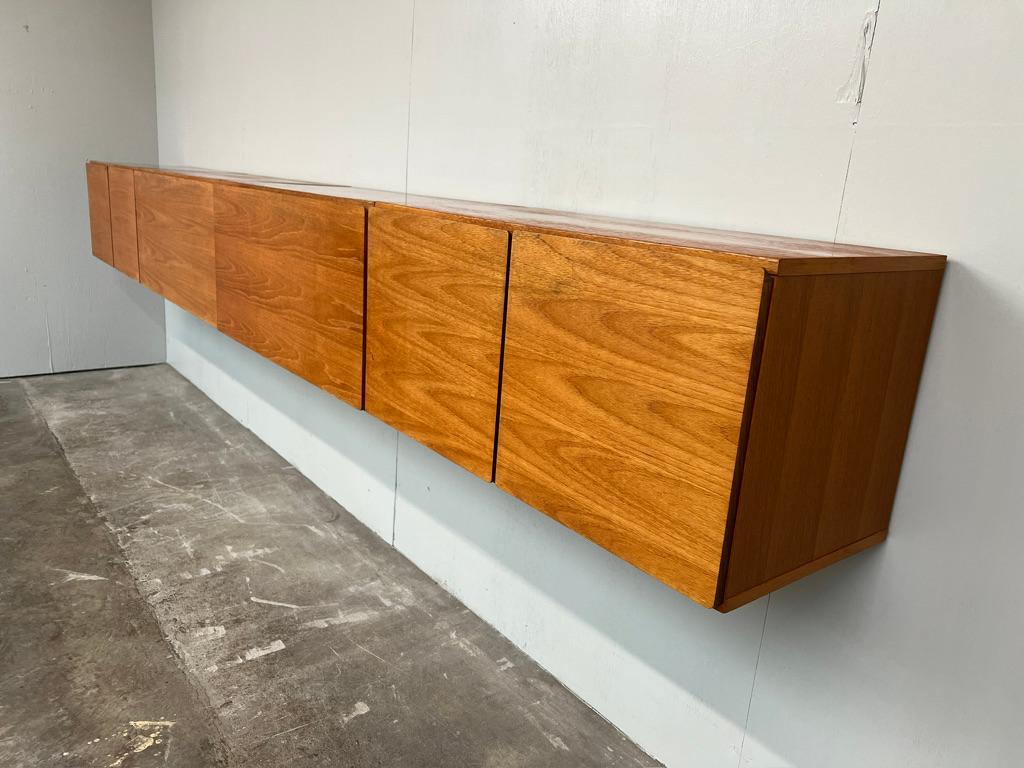 Exceptional Totally Free-Hanging XL Teak 1960 Retro Sideboard / Credenza For Sale 3