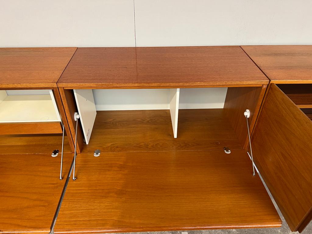 Exceptional Totally Free-Hanging XL Teak 1960 Retro Sideboard / Credenza For Sale 6