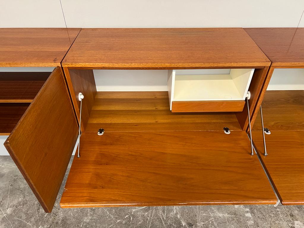 Exceptional Totally Free-Hanging XL Teak 1960 Retro Sideboard / Credenza For Sale 7