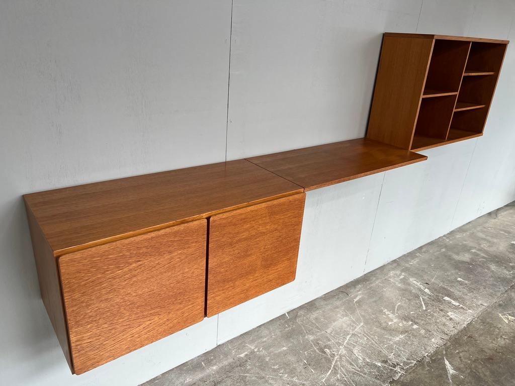British Exceptional Totally Free-Hanging Teak 1960 Retro Sideboard/Desk/Cocktail cabinet For Sale