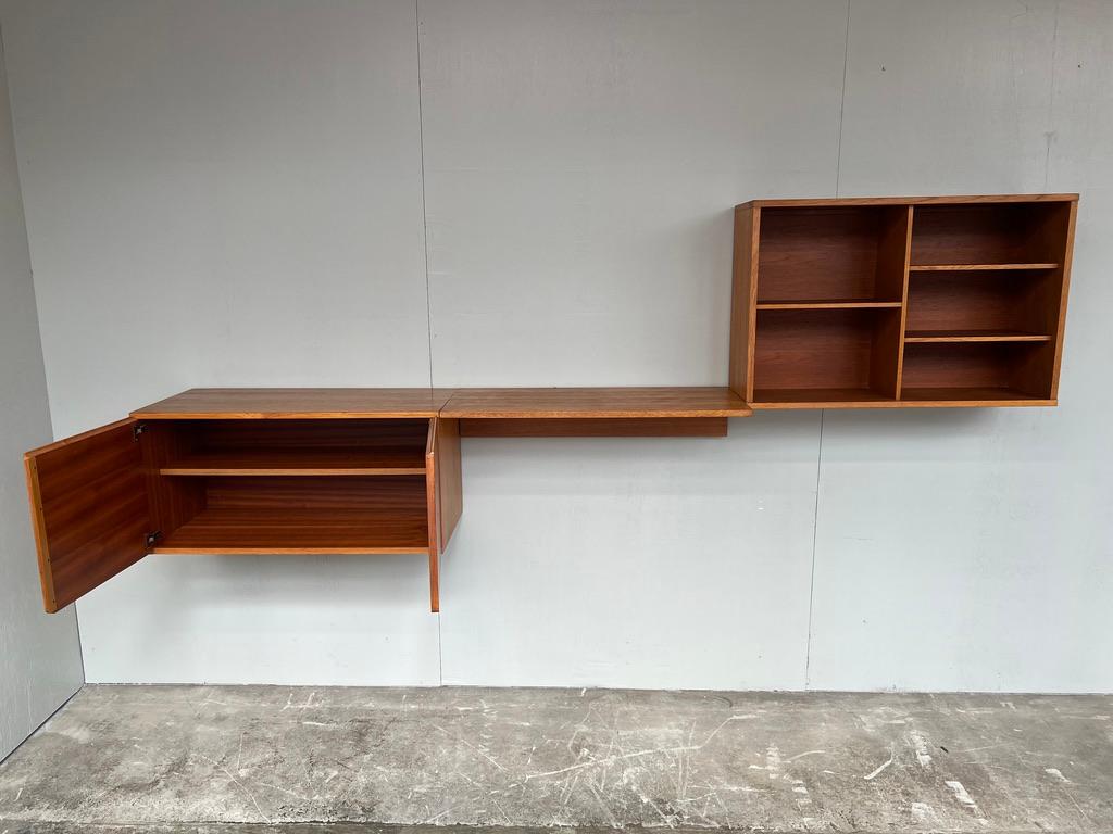 Mid-Century Modern Exceptional Totally Free-Hanging Teak 1960 Retro Sideboard/Desk/Cocktail cabinet For Sale