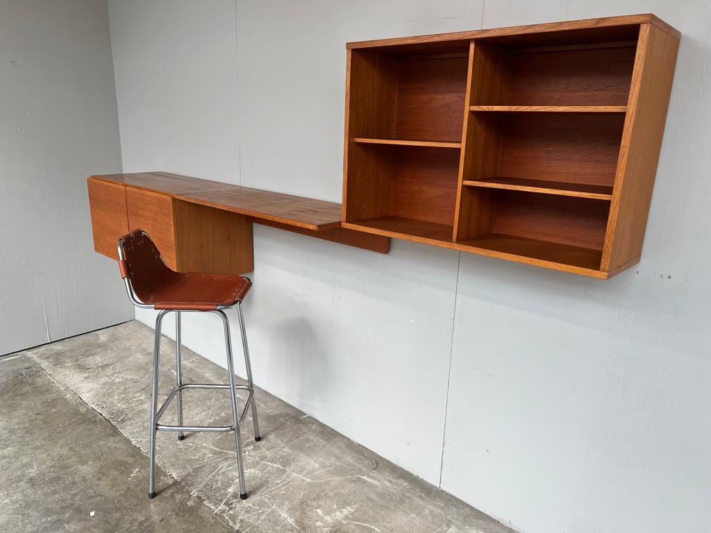 Exceptional Totally Free-Hanging Teak 1960 Retro Sideboard/Desk/Cocktail cabinet For Sale 2