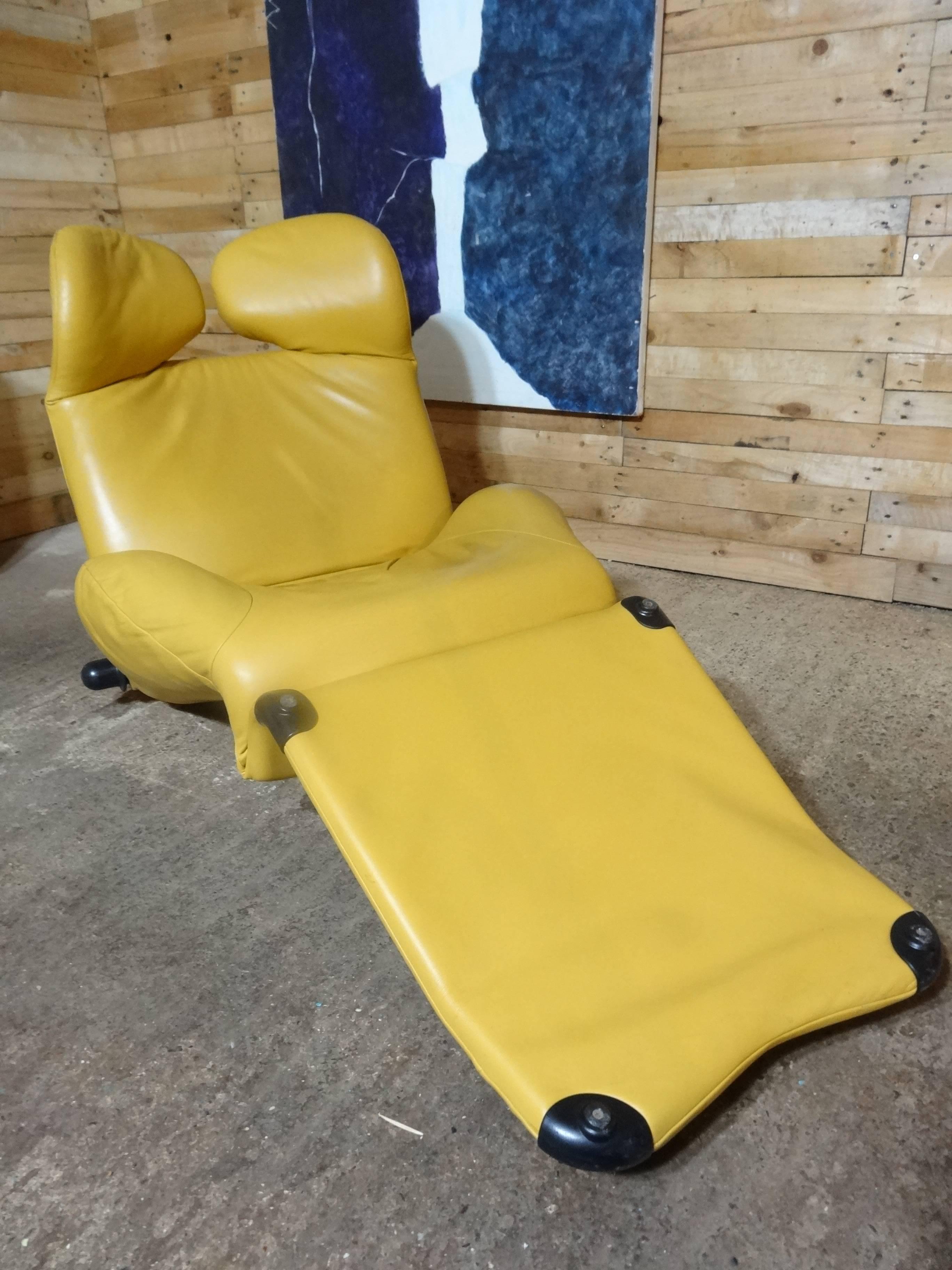 Mid-Century Modern 1980 Cassina ''Wink'' Chair Designed by Toshiyuki Kita