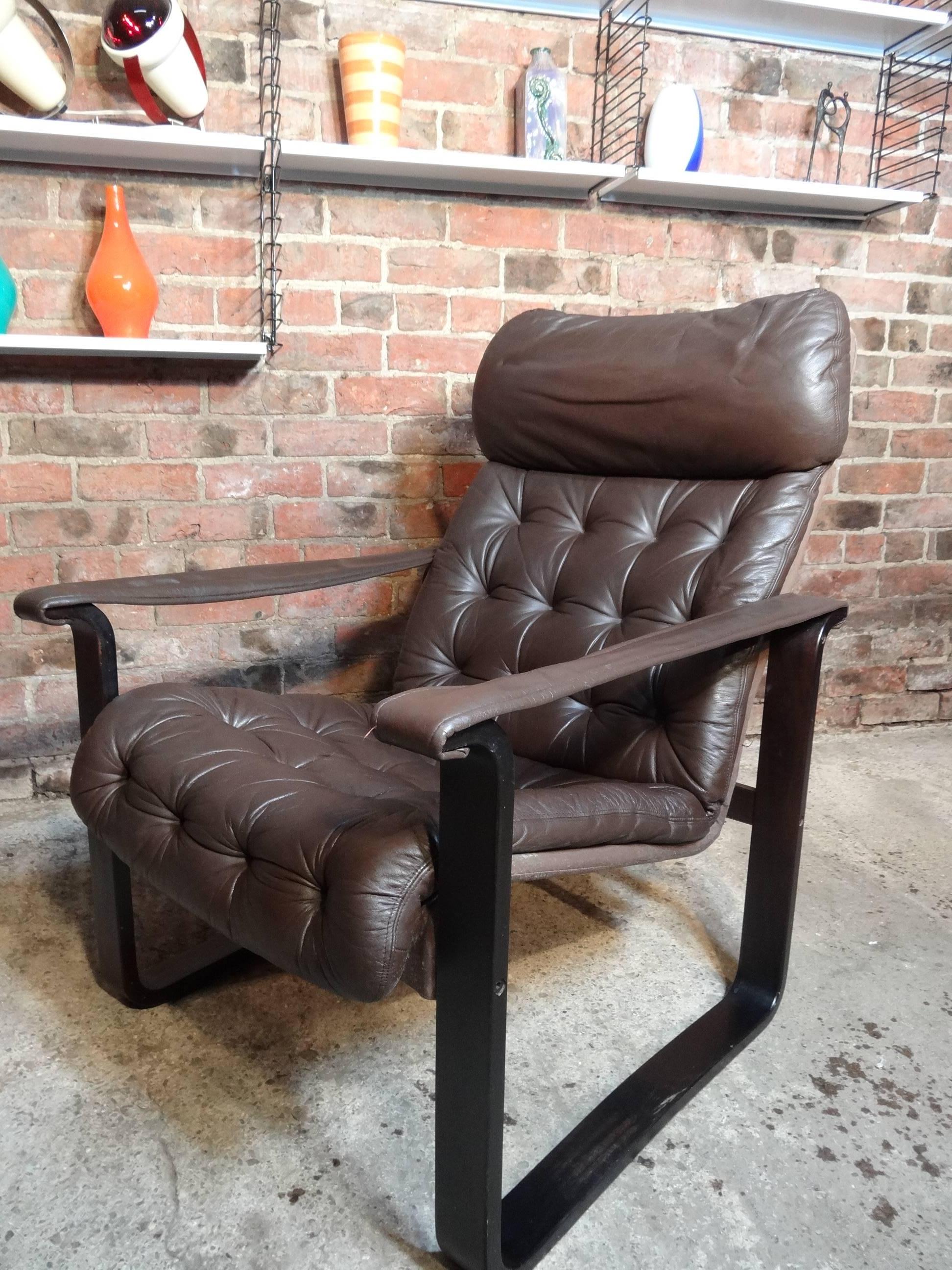Finisch Dahlqvist A.B., A.B. Fauteuil de salon ou fauteuil rétro vintage en cuir marron Bon état - En vente à Markington, GB