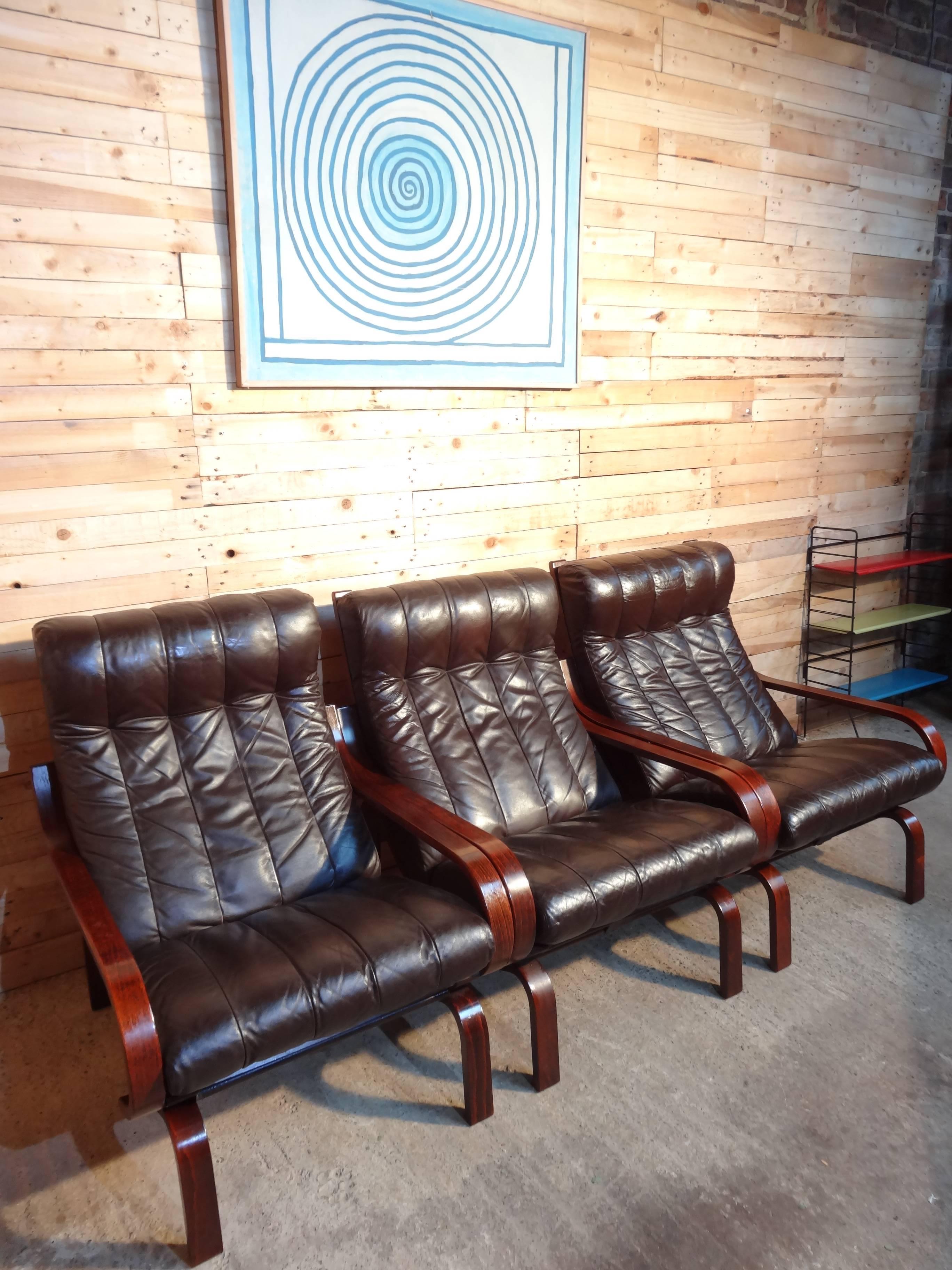 Sought after Ingmar Relling Orbit Chairs / Sofa  by A/S Vestlandske Møbelfabrikk In Good Condition For Sale In Markington, GB