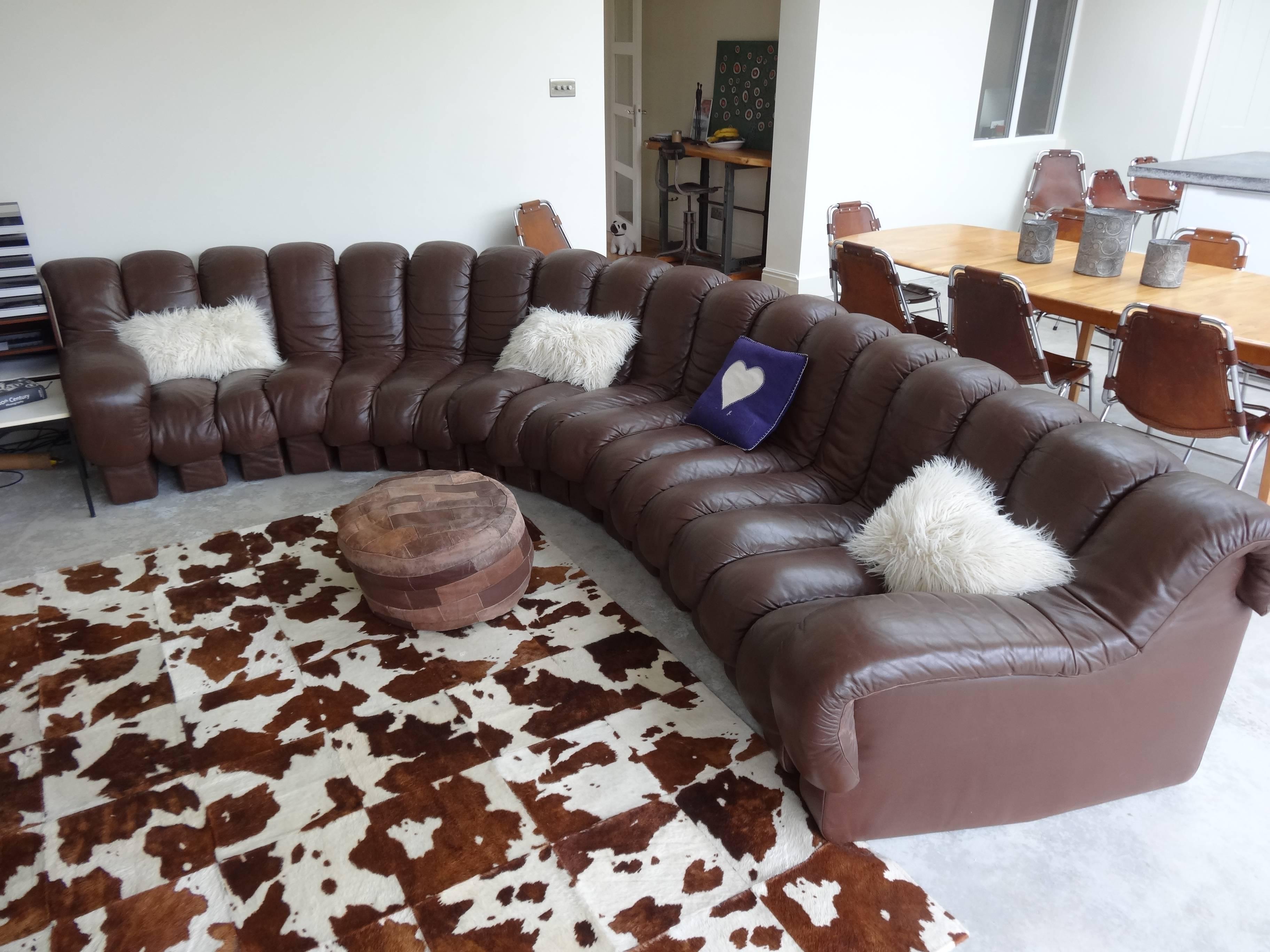 A very large vintage De Sede DS - 600 non stop sofa with 18 sections in brown leather, all in very good vintage original condition!

Product: DS 600
Manufacturer: De Sede 
Designer: Ueli bergere, Elenora Peduzzi-Riva, Heinz Ulrich, Klaus Vogt
Year: