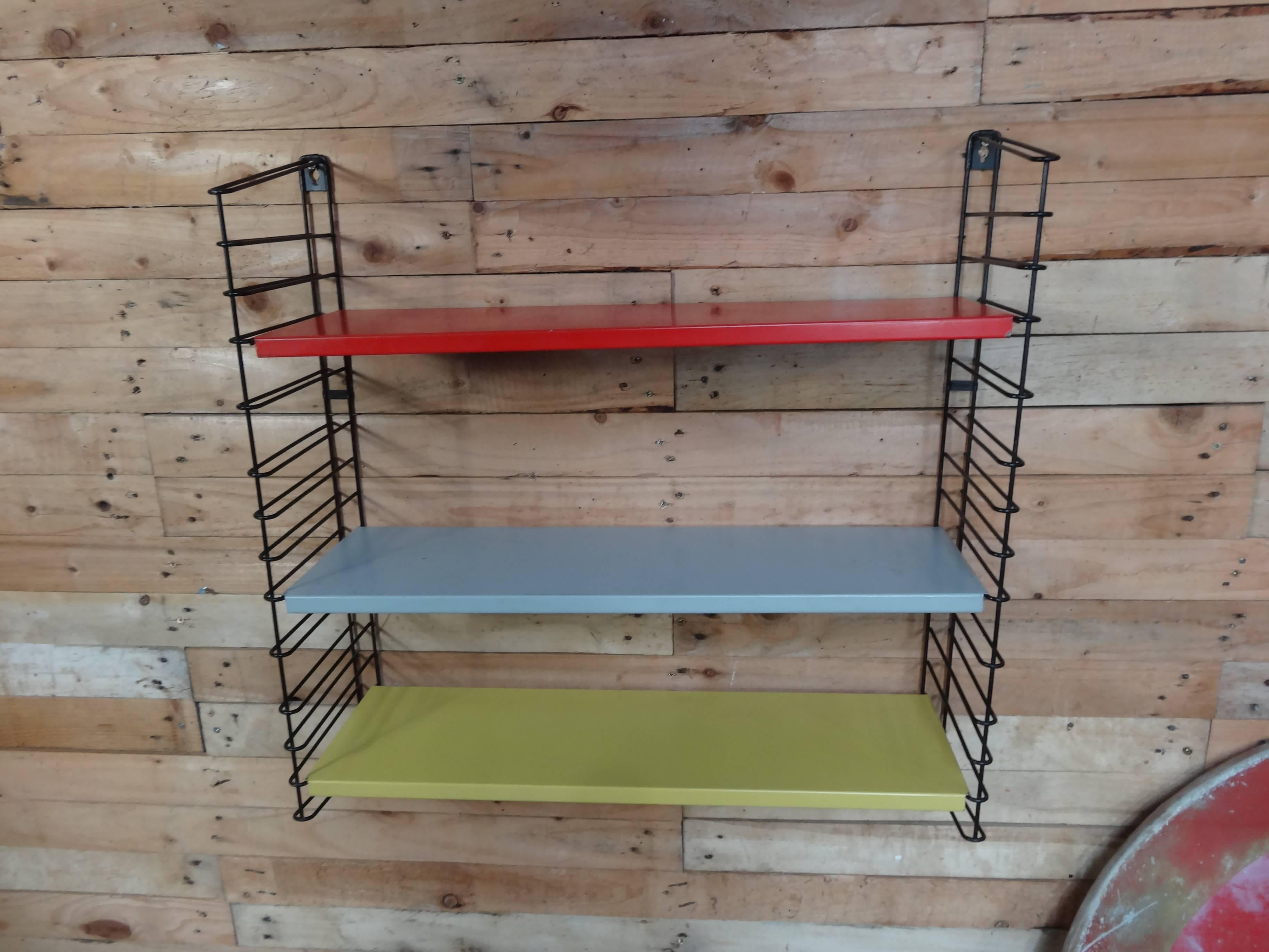 Lovely Tomado rack in very good vintage condition, the rack comes with two ladders and three shelves (B21).