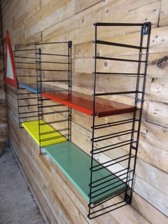 Großer blauer, roter, gelber und grüner Tomado-Regalständer aus Metall im Vintage-Stil