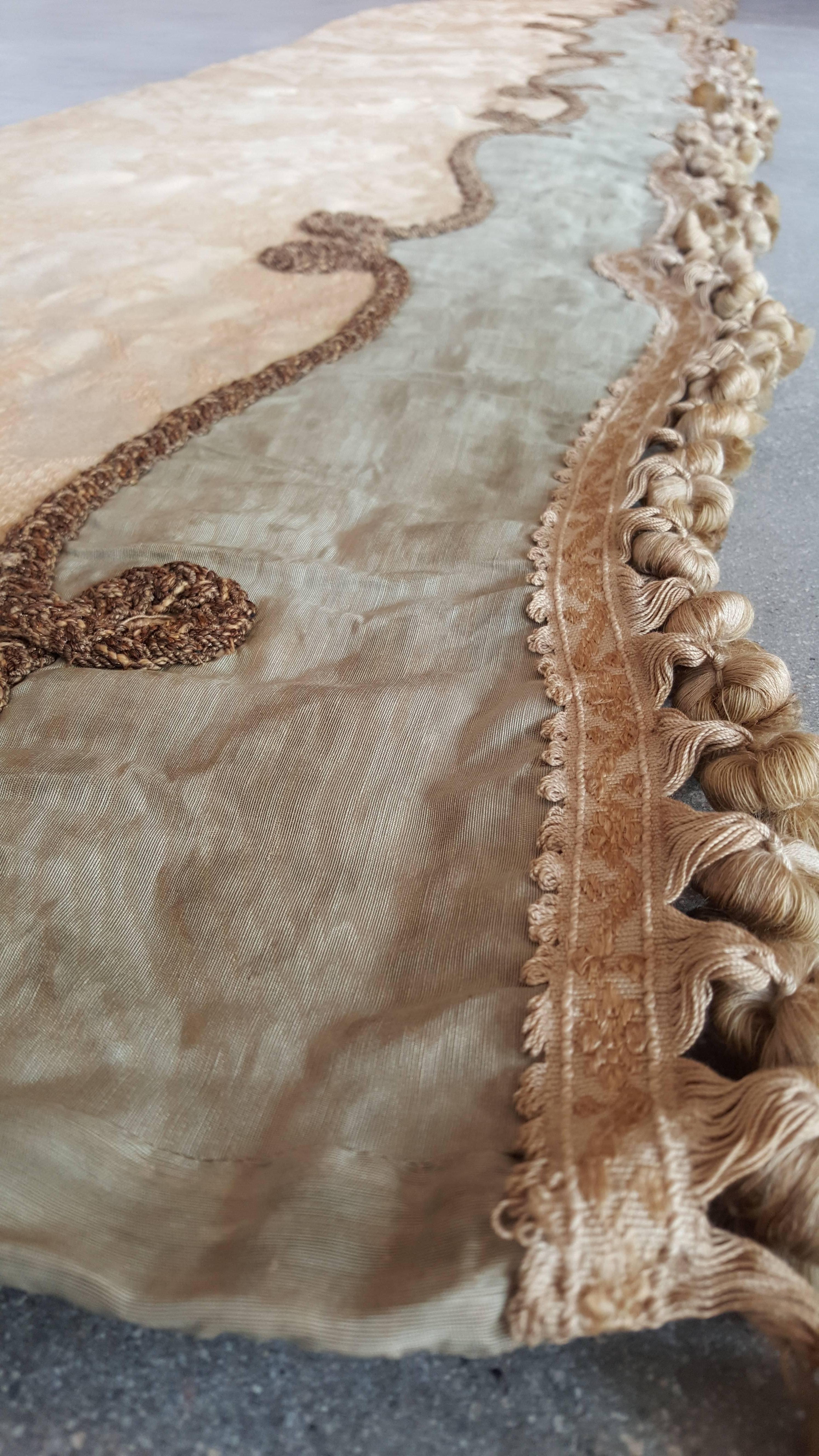 19th Century French Tafetta, Silk Brocade and Tasselled Window Curtain Header In Good Condition For Sale In Cardiff, CA