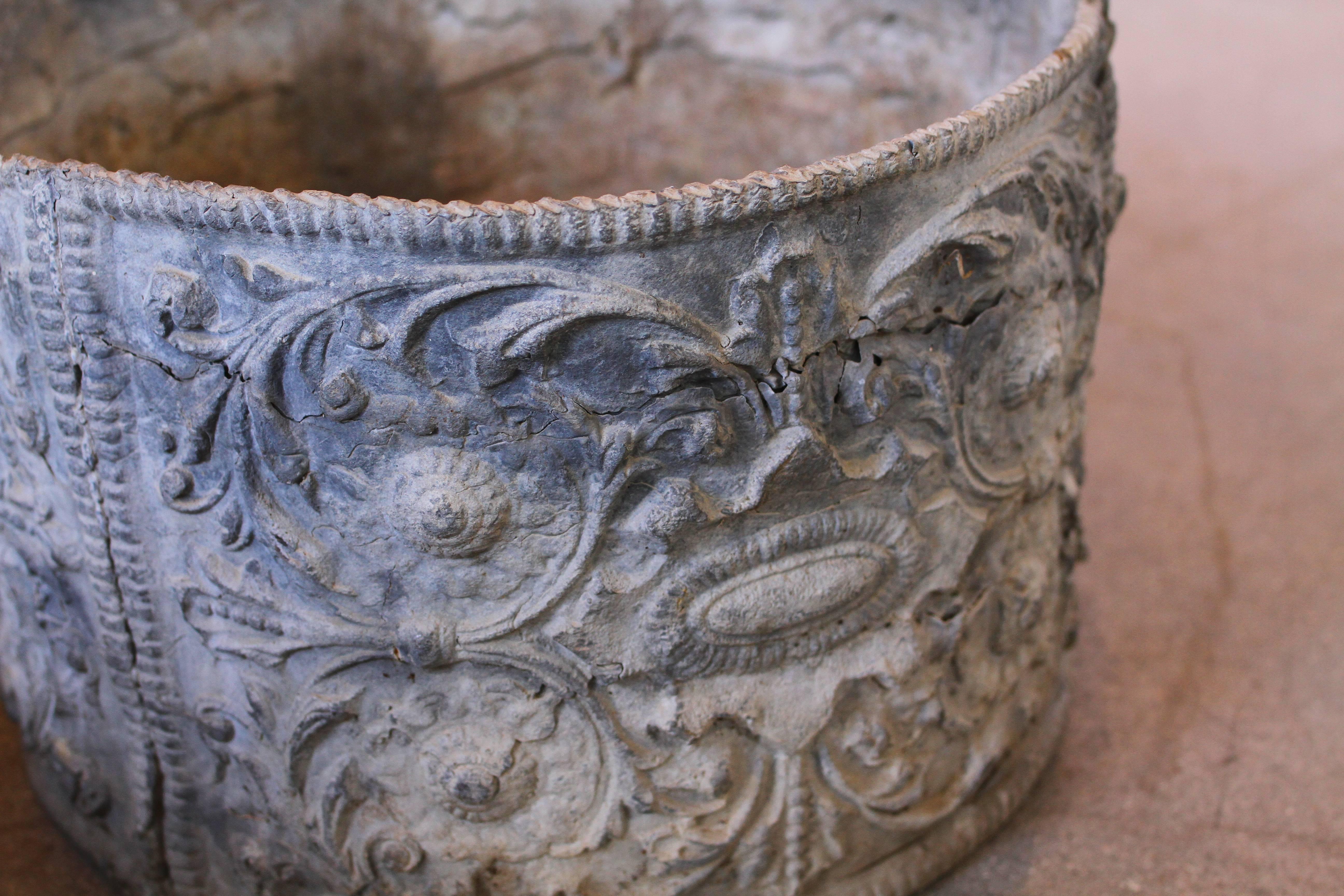 19th Century English Lead Planter with Renaissance Cartouche Relief Design In Good Condition For Sale In Cardiff, CA