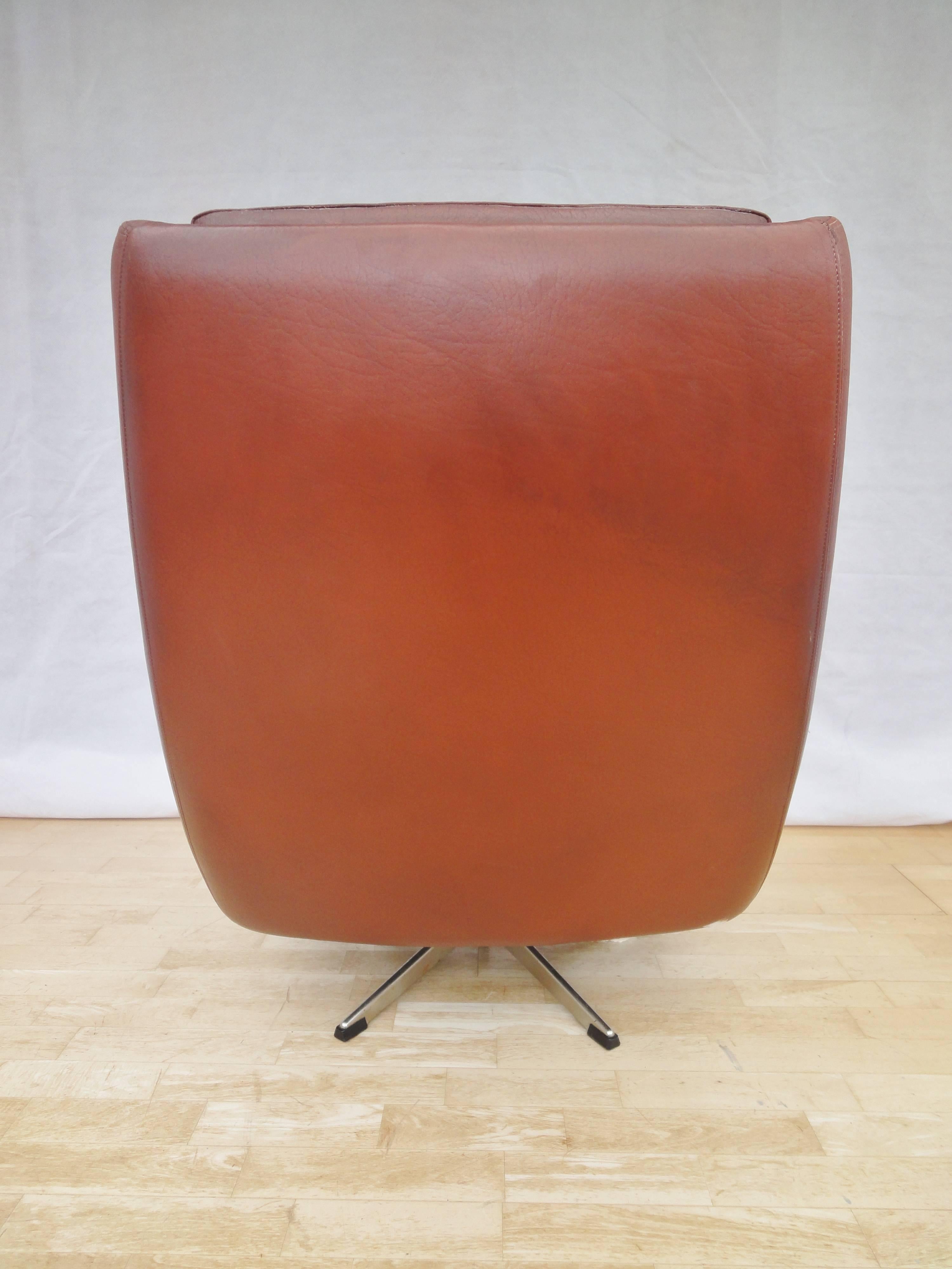 Mid-Century Retro Danish Red Leather Swivel Lounge Easy Armchair, 1960s 1