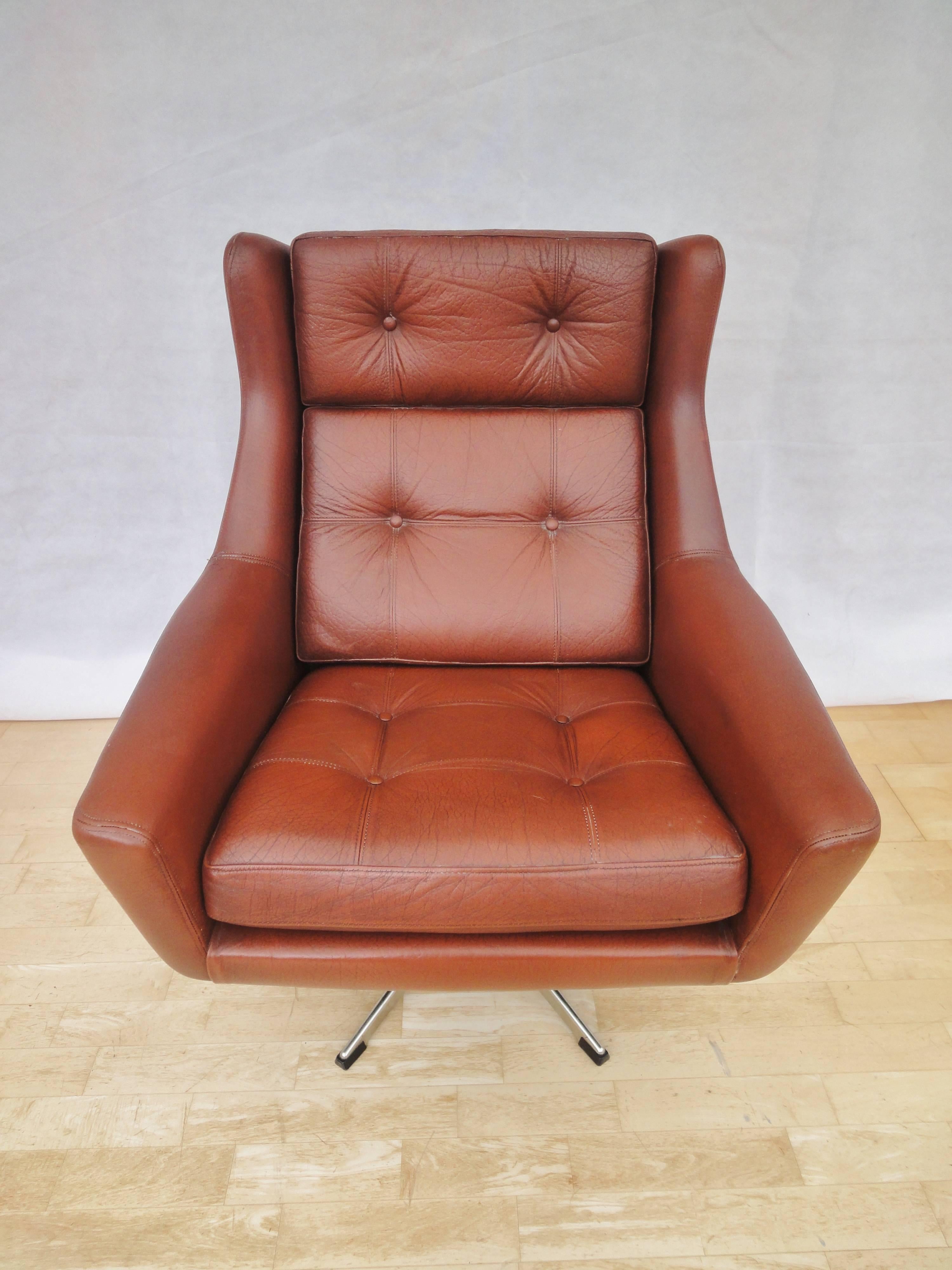 Mid-Century Modern Mid-Century Retro Danish Red Leather Swivel Lounge Easy Armchair, 1960s