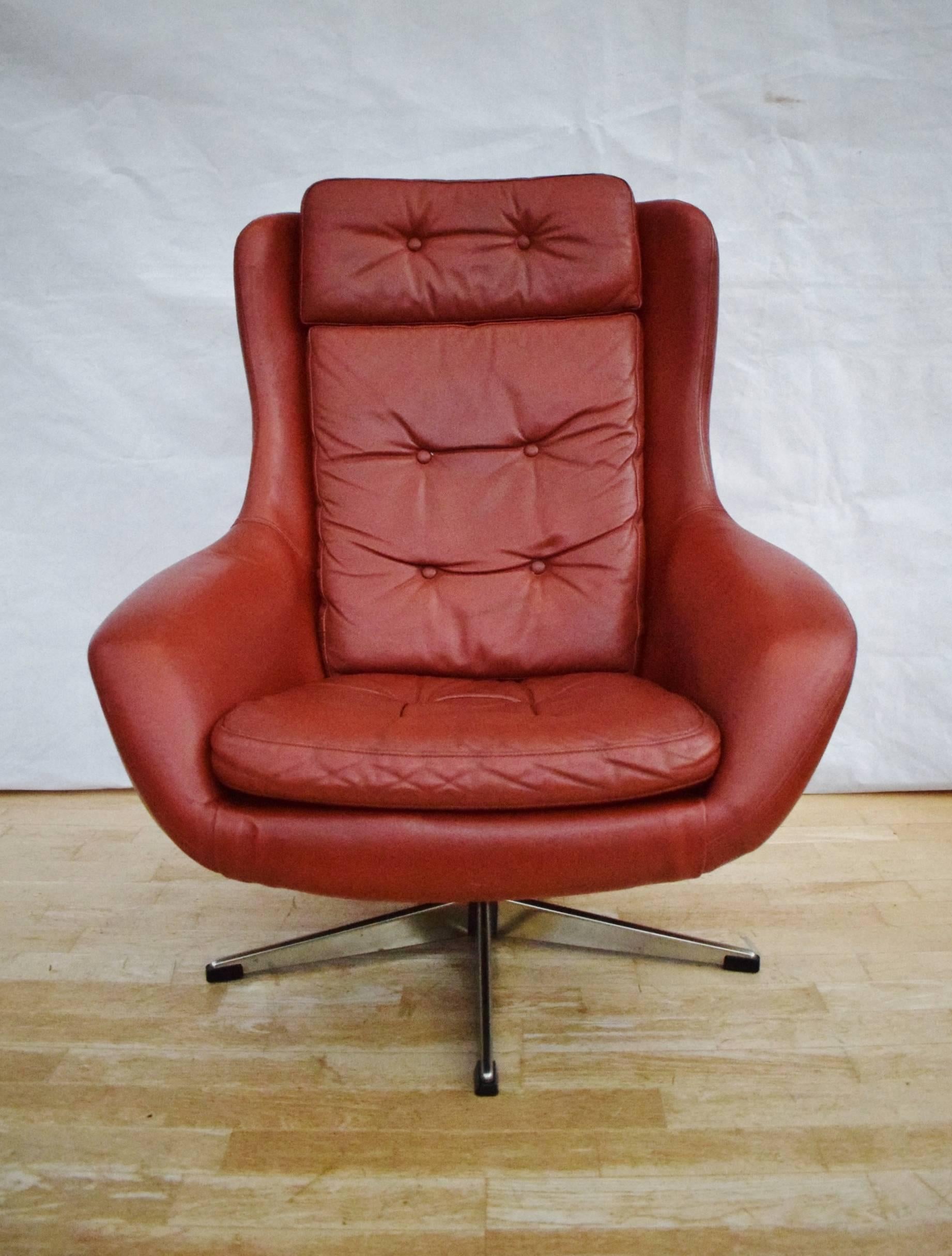 Mid-Century Modern Mid-Century Retro Danish Red Leather Swivel Lounge Armchair, 1960s-1970s