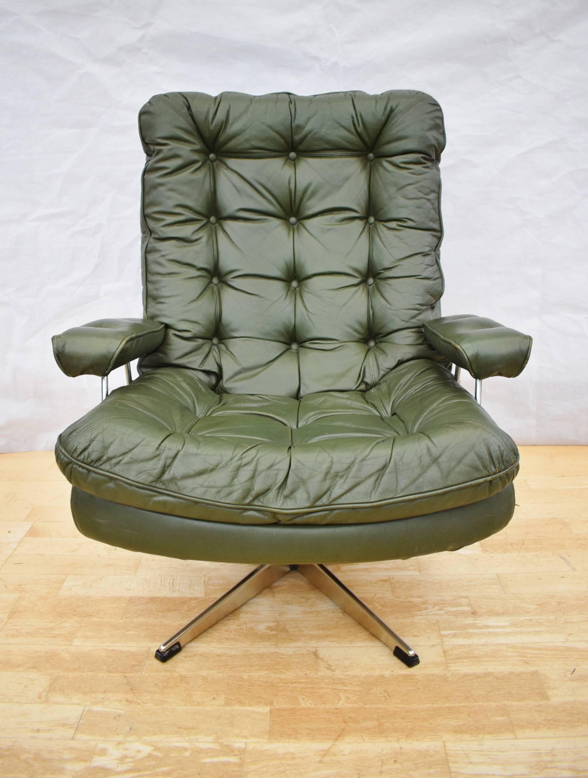 Mid-Century Retro Danish Green Leather Swivel Lounge Armchair, 1960s-1970s In Good Condition In Selston, Nottinghamshire