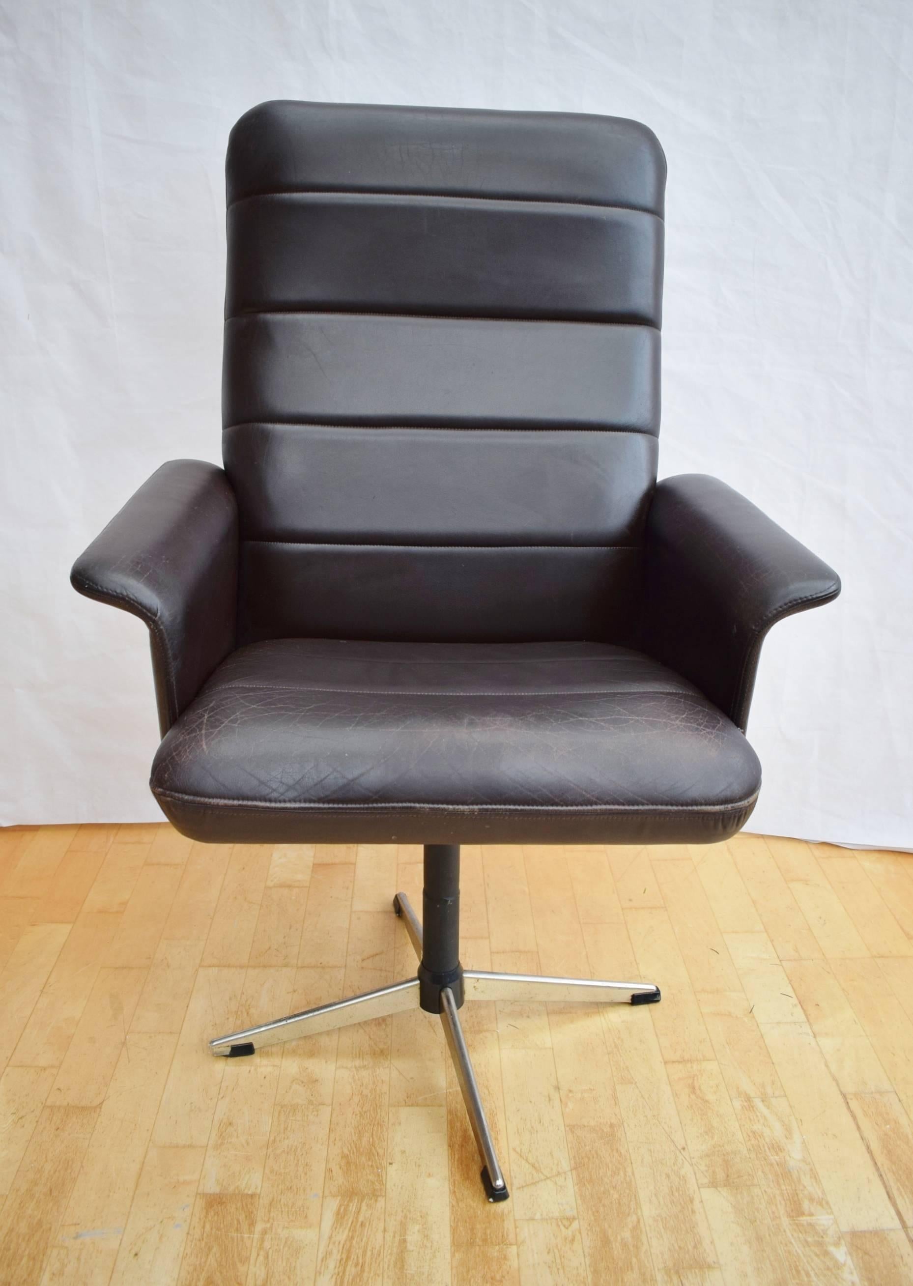 Late 20th Century Mid-Century Danish Brown Leather Swivel Office Desk Chair by Komfort, 1970s