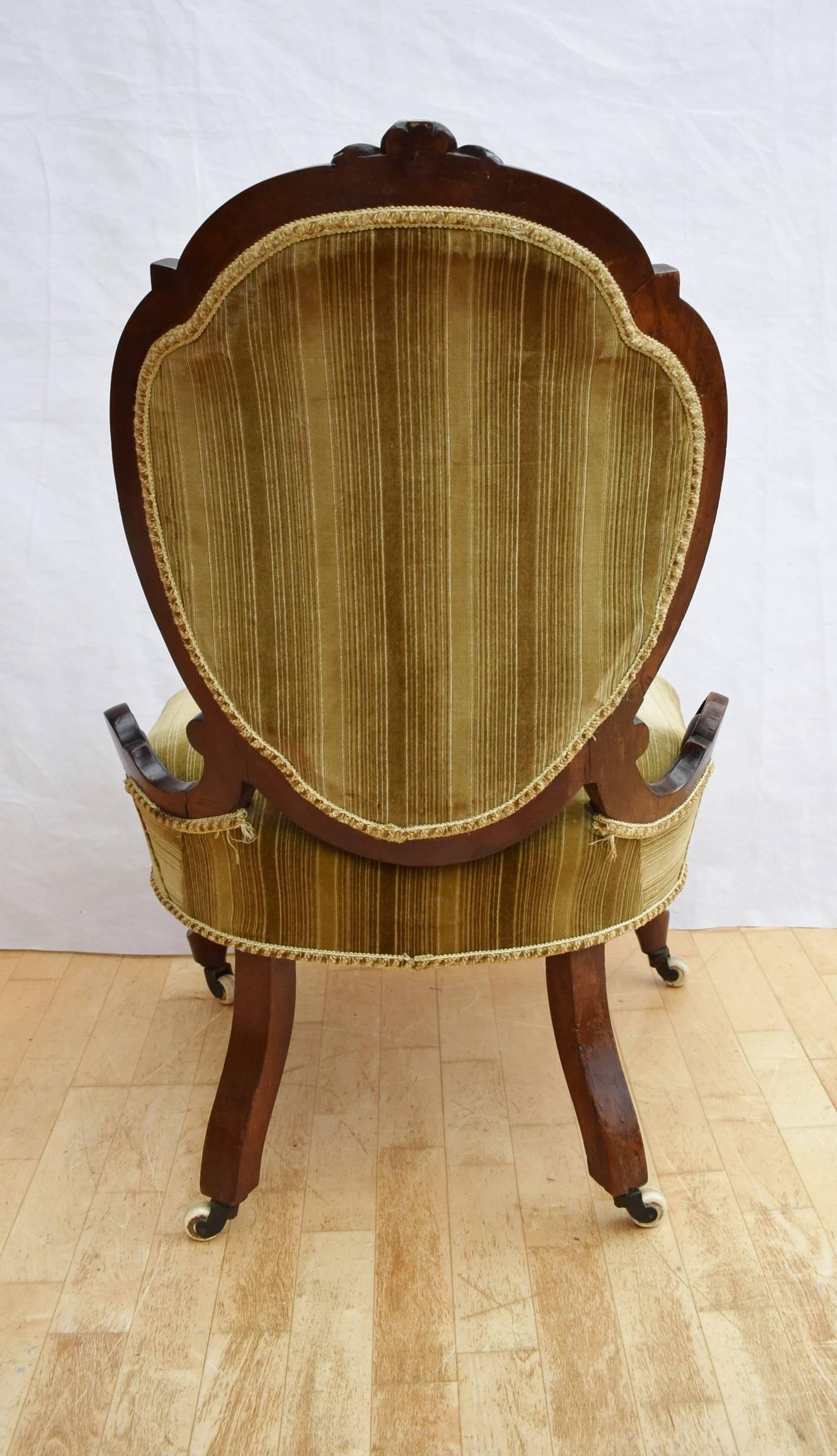19th Century Victorian Antique Mahogany Nursing, Lounge or Bedroom Chair Excellent Condition For Sale