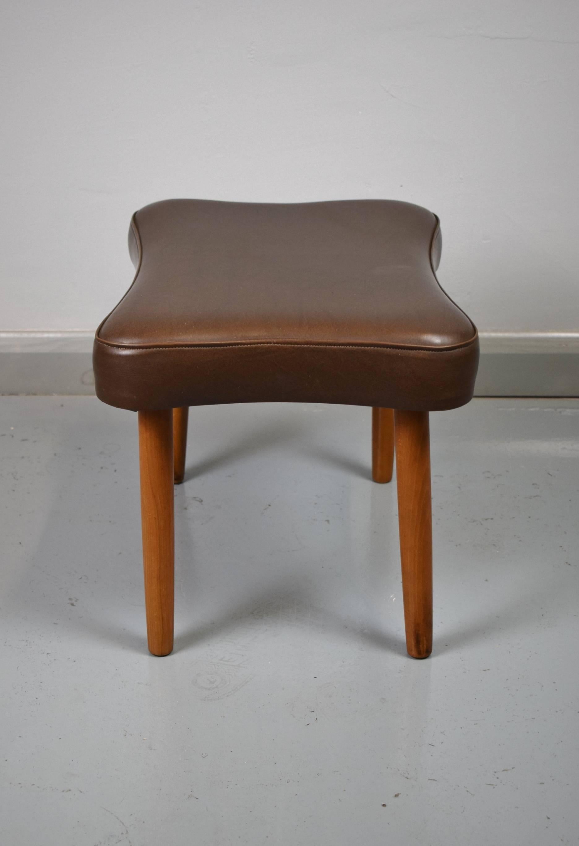 Mid-Century Retro Danish Brown Leather Footstool / Ottoman, 1960s-1970s In Excellent Condition For Sale In Selston, Nottinghamshire
