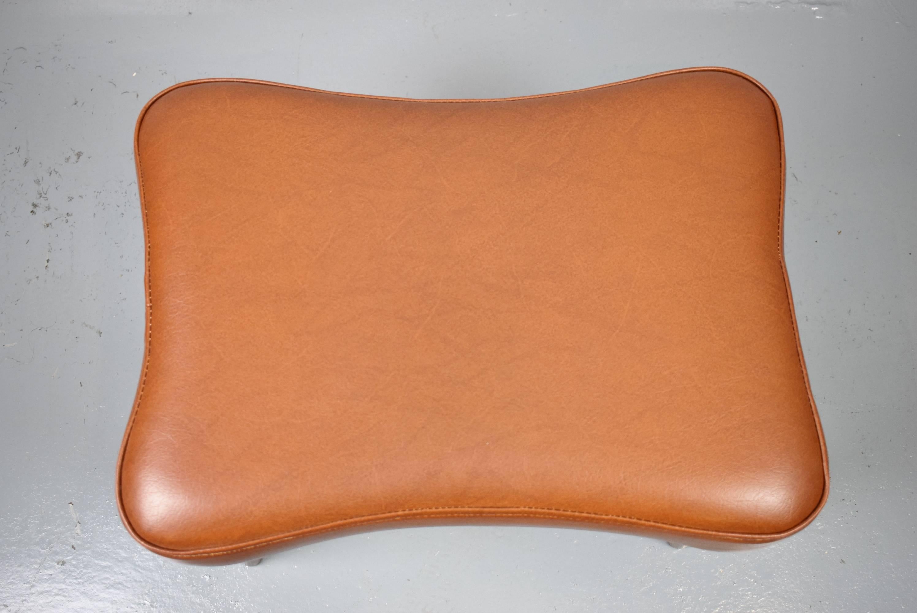 Mid-Century Retro Danish Tan Leather Footstool/Ottoman, 1960s-1970s In Excellent Condition For Sale In Selston, Nottinghamshire