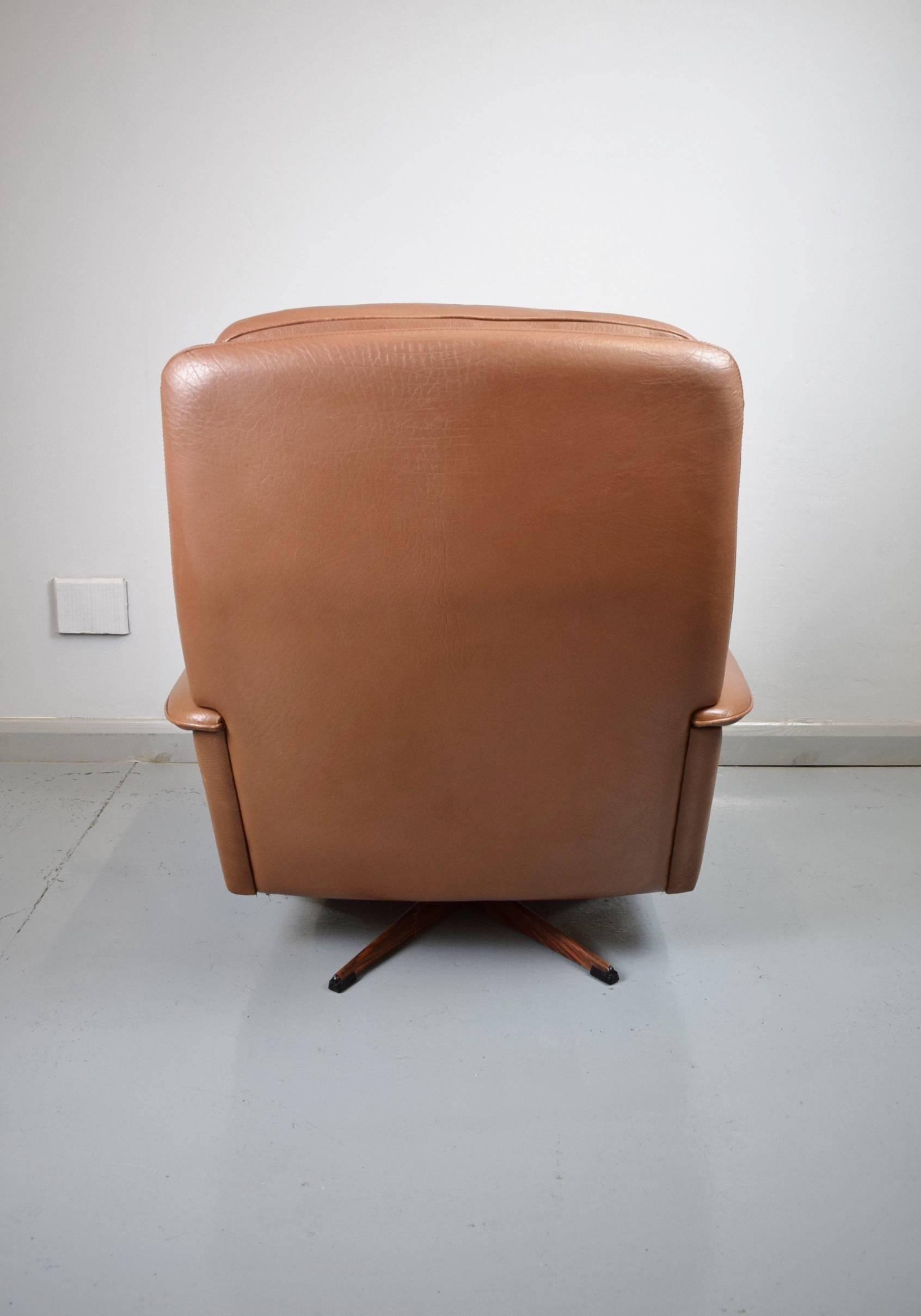 Mid-Century Retro Danish Georg Thams Brown Leather Swivel Reclining Armchair For Sale 1