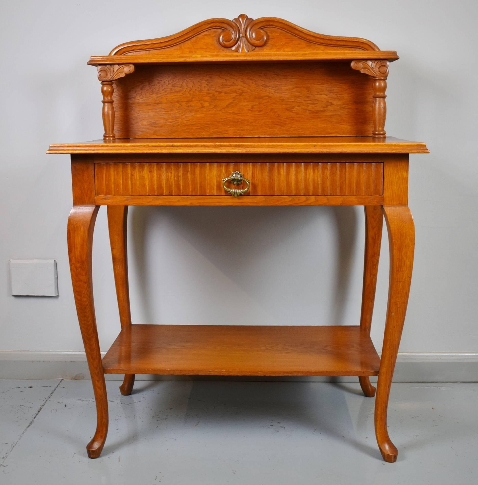 Antique Style French Golden Oak Console or Hall Table with Single Drawer In Excellent Condition For Sale In Selston, Nottinghamshire