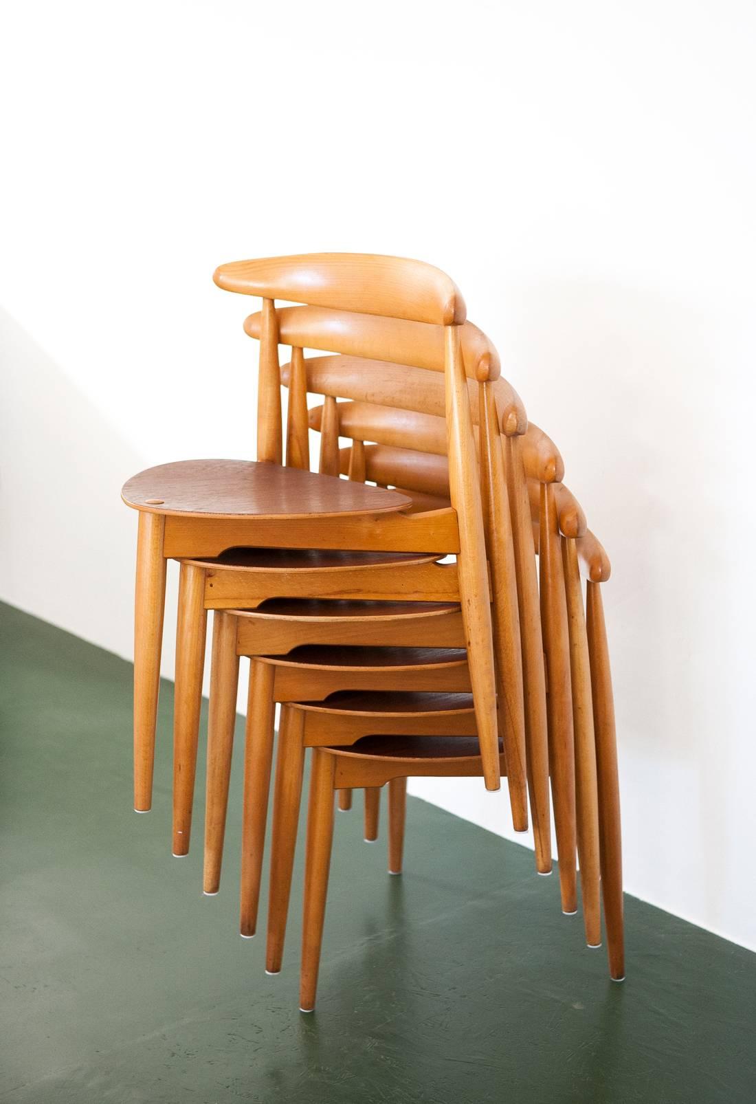 round table six chairs
