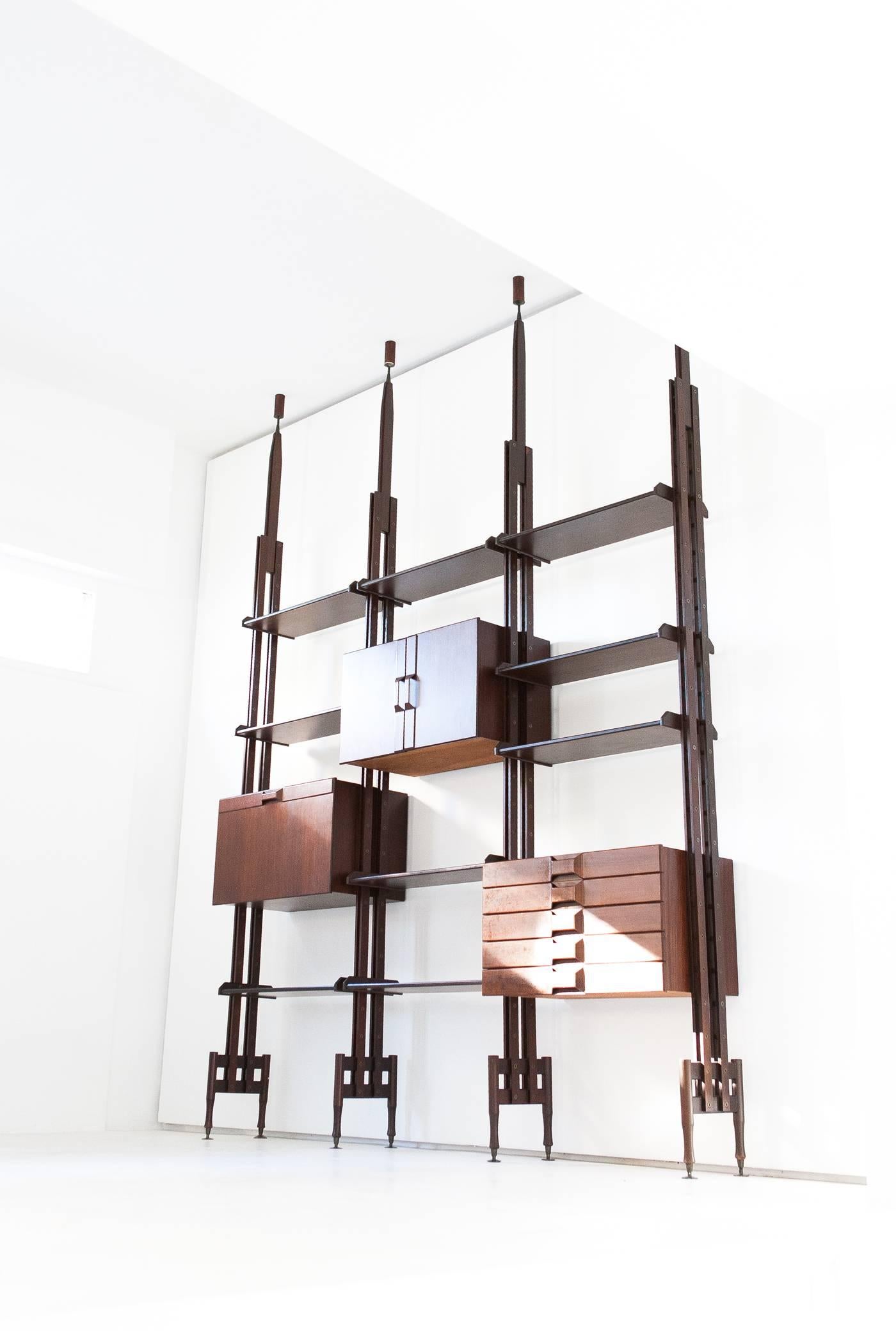 Rare Italian Modern Bookshelf or Wall Unit Attribuited to Franco Albini, 1950s In Excellent Condition In Rome, IT