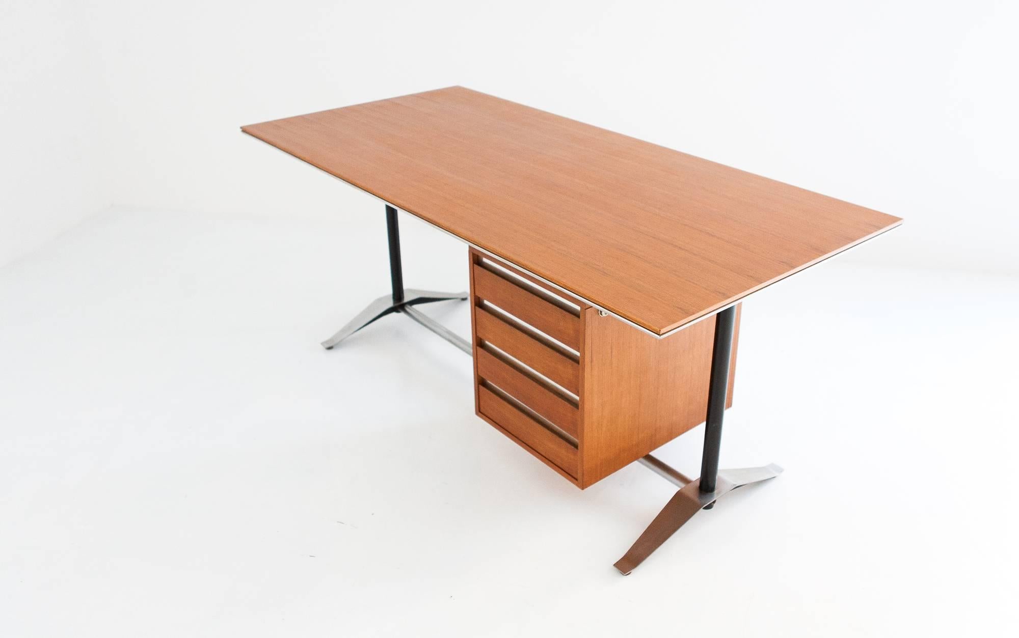 Italian Mid-Century Modern Fruitwood  Desk  by Alberto Rosselli for Arflex 1