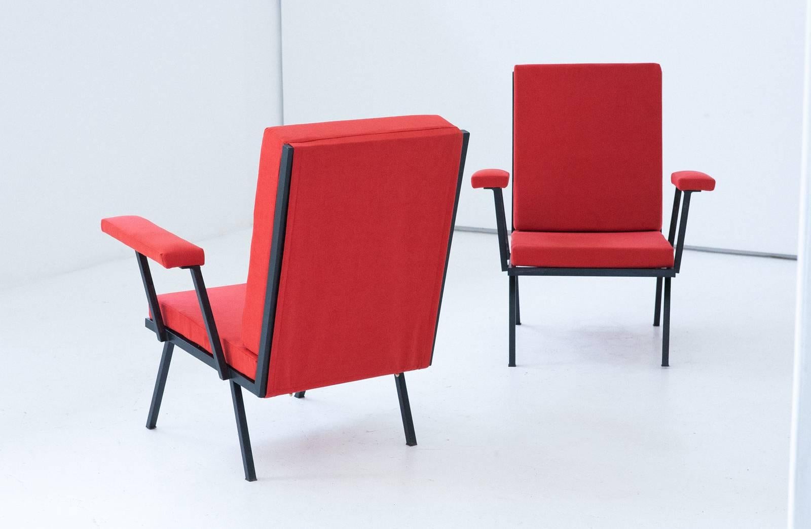 Italian modern armchairs from 1950s.
Black enameled iron and new red upholstery.
Completely restored
   