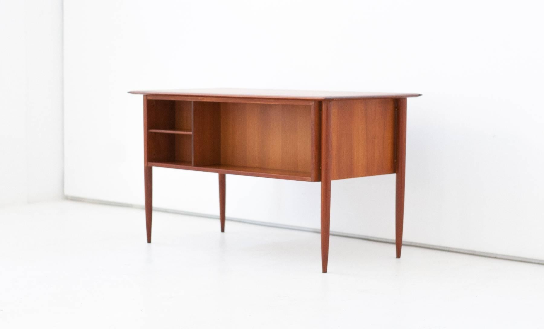 Mid-Century Modern Danish Teak Desk with chest of drawers and Library , 1950s In Good Condition In Rome, IT