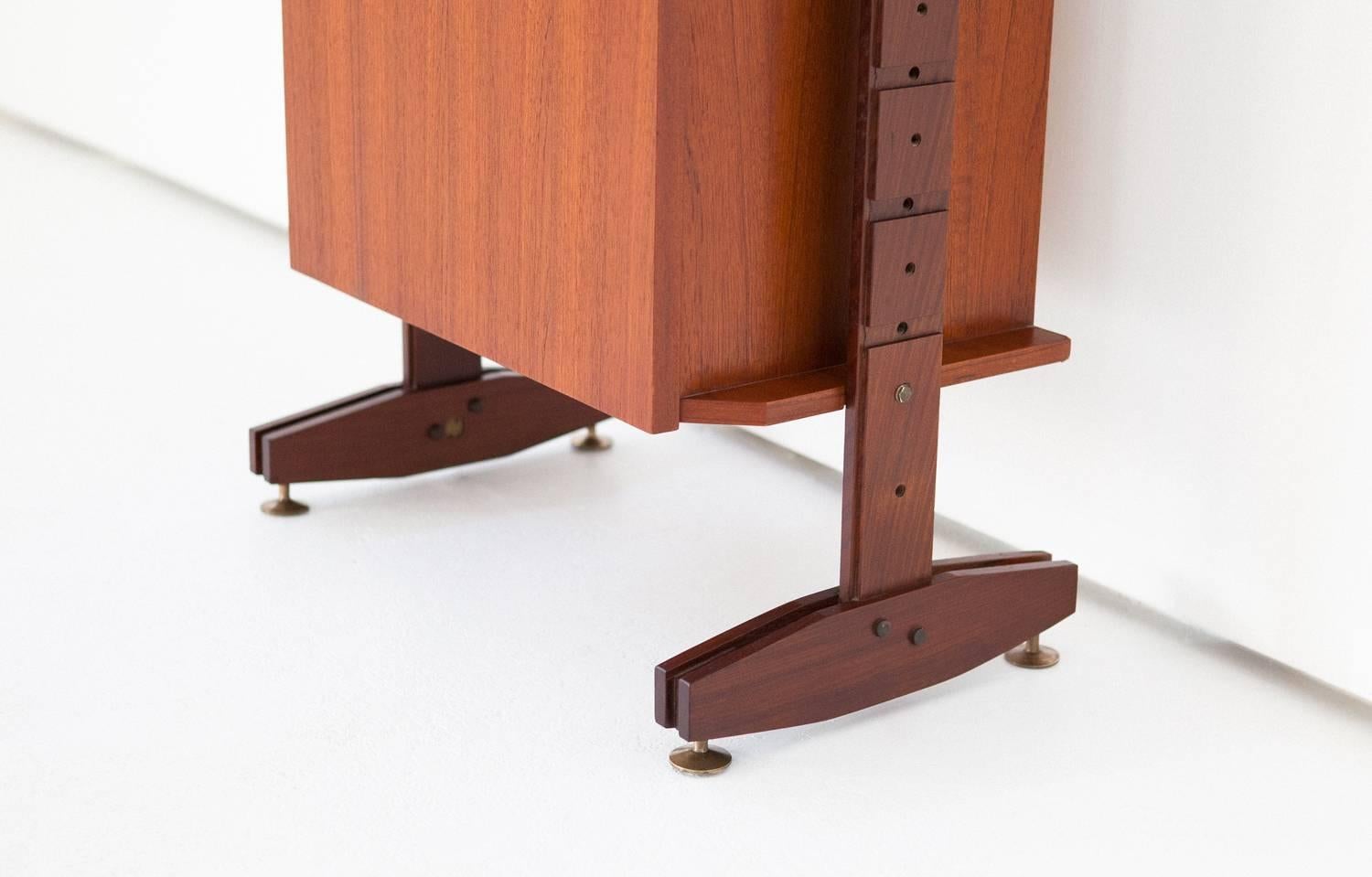 Italian Mid-Century Modern Mahogany and Brass Cabinet , 1950s In Good Condition In Rome, IT