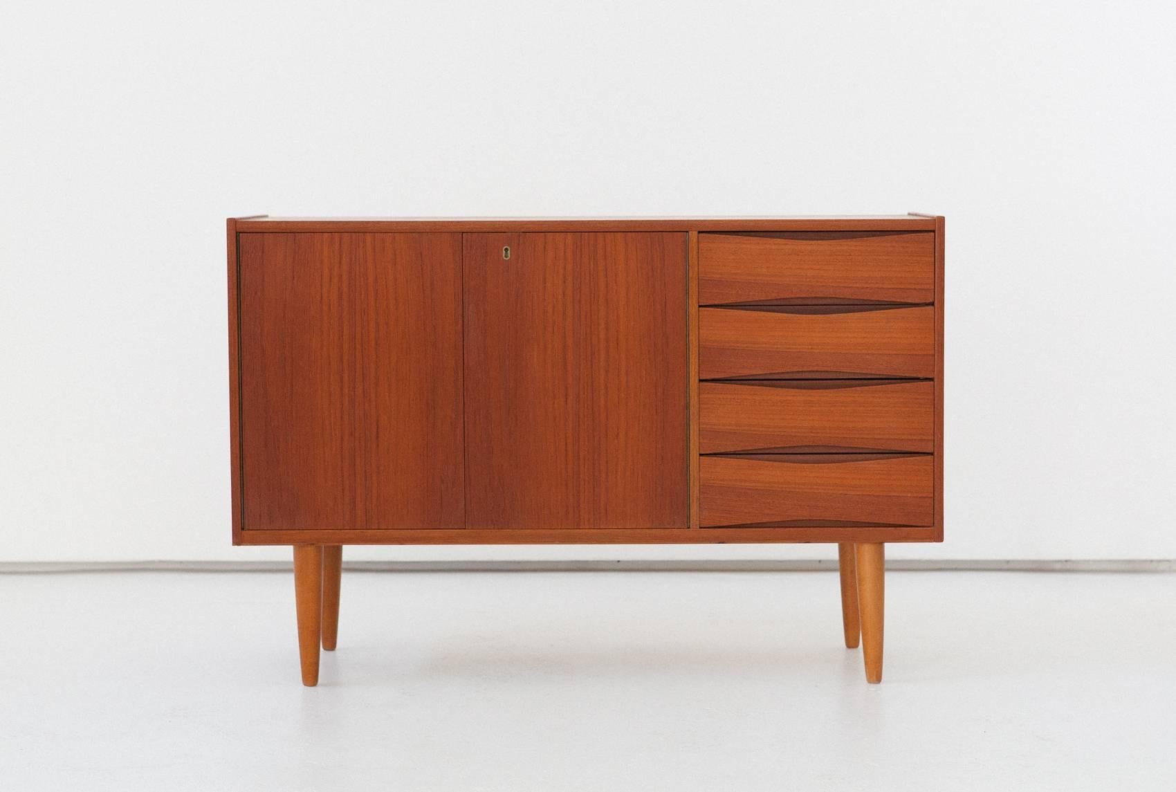 Set of Two Danish Teak Sideboard and Chest of Drawers, 1950s In Excellent Condition In Rome, IT