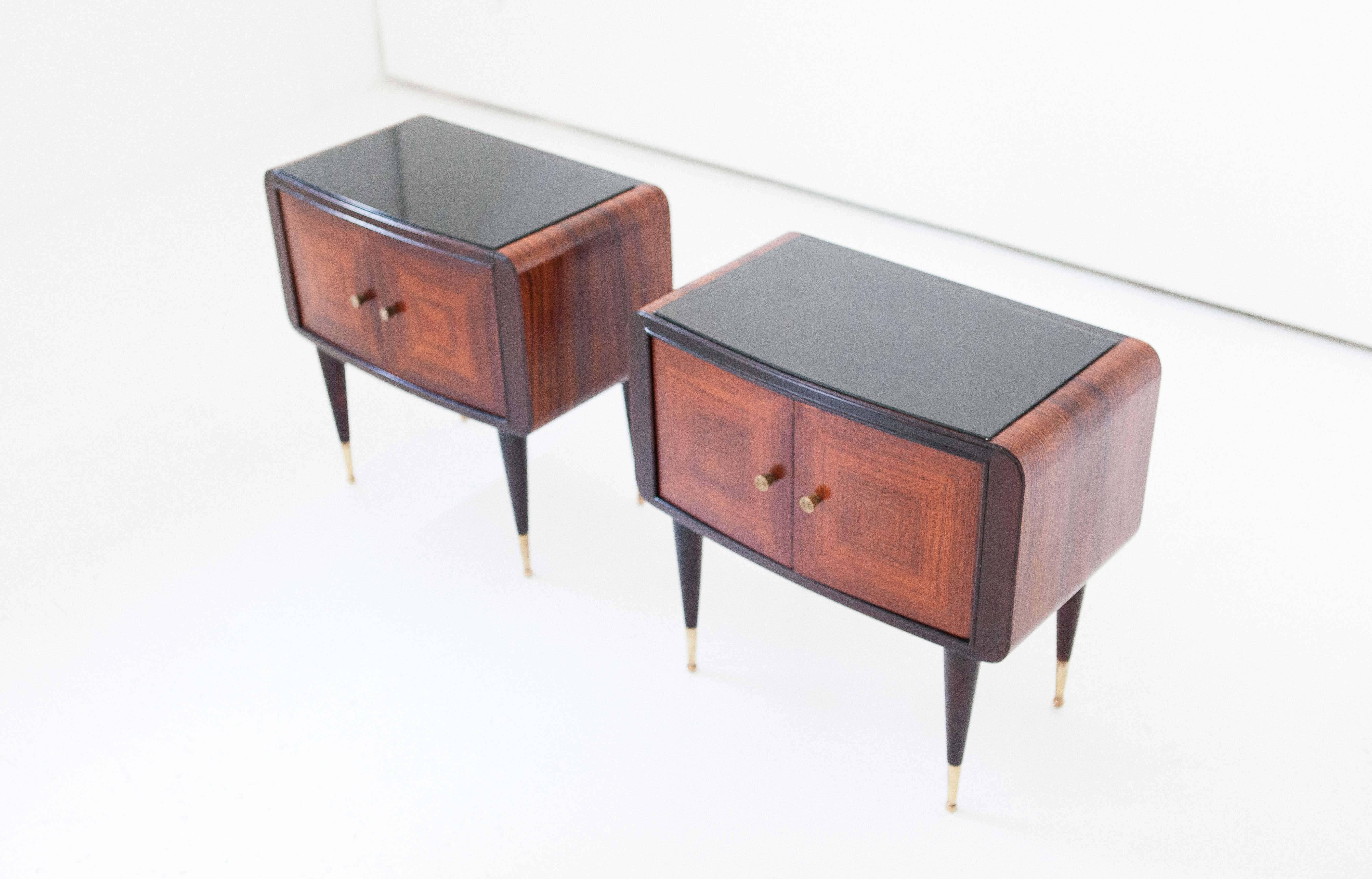 Italian Side Tables Nightstands 1950s Set of Two Wood and Black Glass In Good Condition In Rome, IT