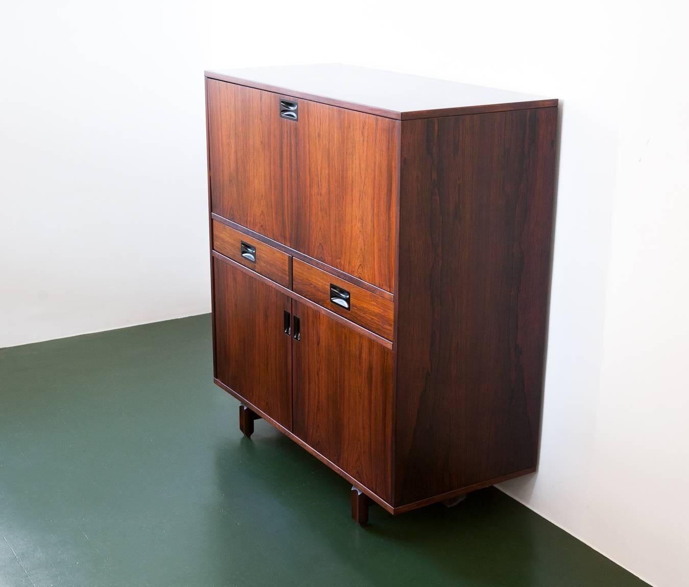 Italian Rosewood Credenza with Bar by 'Stildomus', 1960s (Moderne der Mitte des Jahrhunderts)