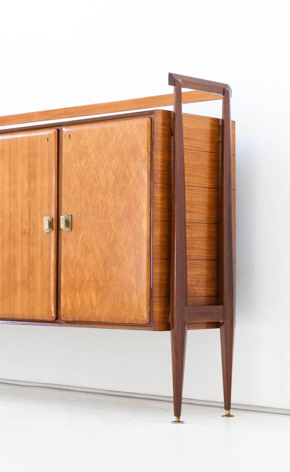 Rosewood Credenza with Bar by ''Consorzio Esposizione Mobili Cantù'' In Good Condition In Rome, IT