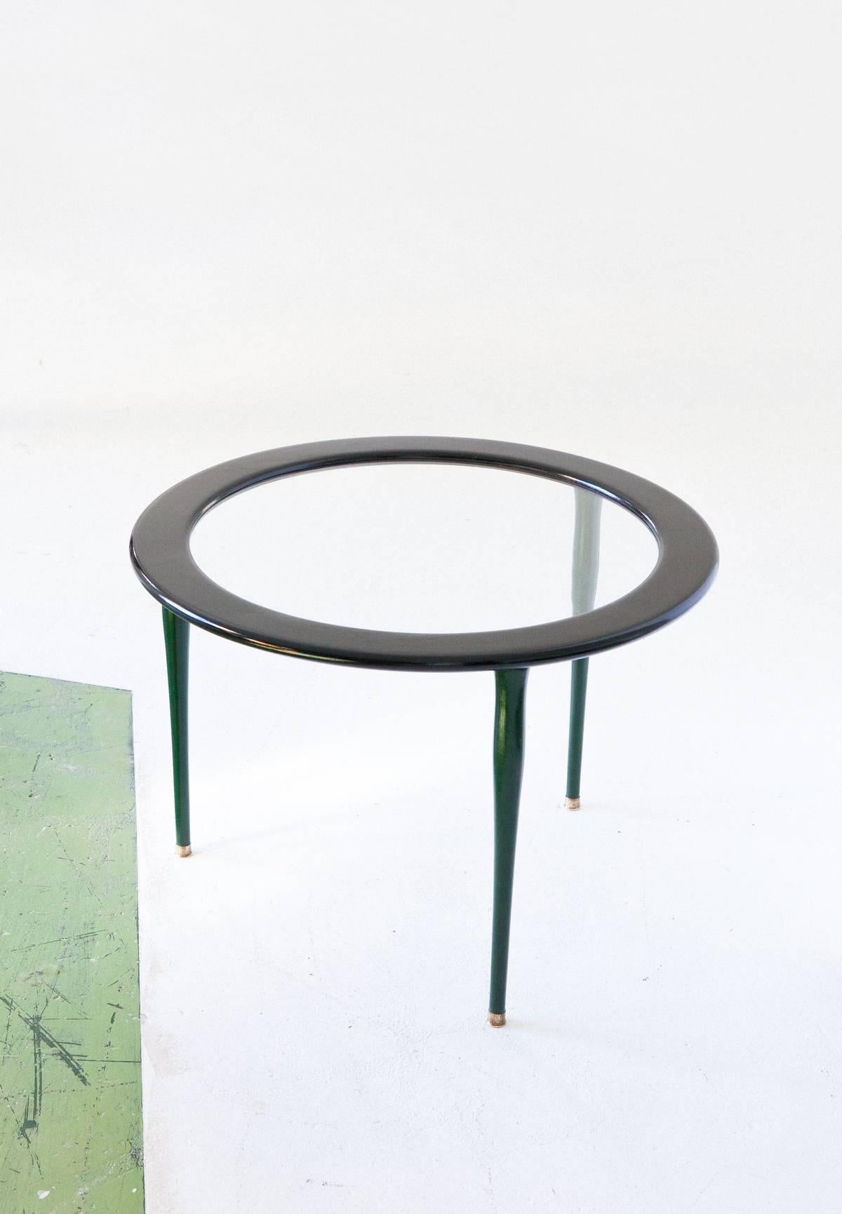 Italian Mid-Century Moder Black Green Glass Brass Wooden Low Coffee Table 1950s In Excellent Condition In Rome, IT