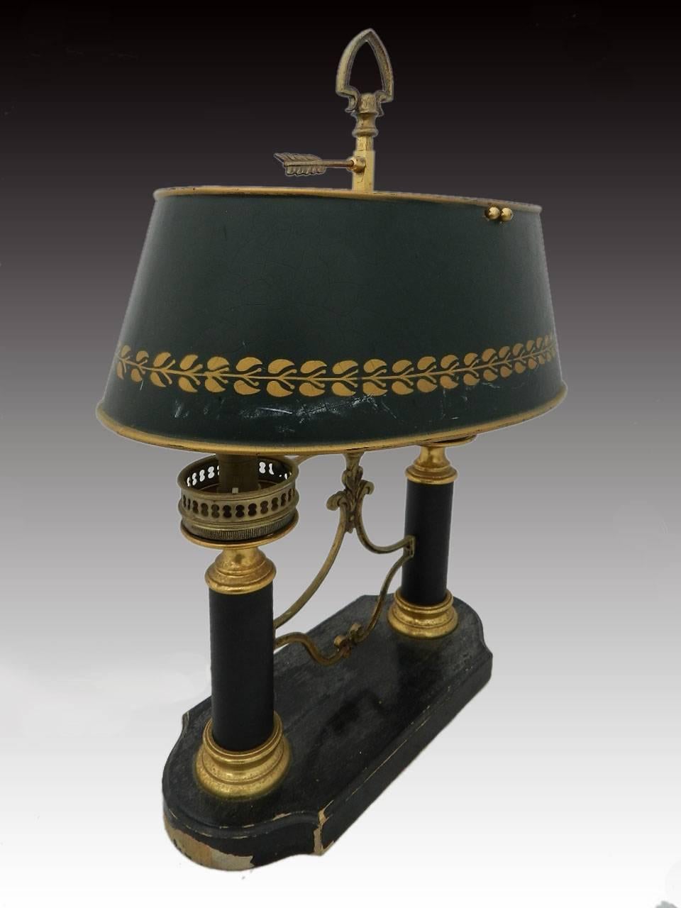 Handsome French second empire bouillotte table lamp light.
Good original condition, good antique patina can be restored if preferred.
Ebonized wood base fatigued and characterful.
This will be re-wired and tested to USA or UK and European