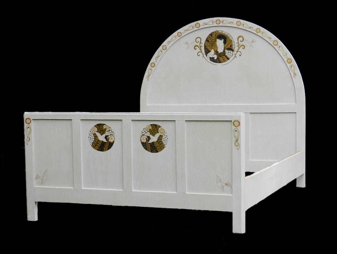 Art Deco French Bed Queen Painted Cameos by French Contemporary Artist In Good Condition In Mimizan, FR