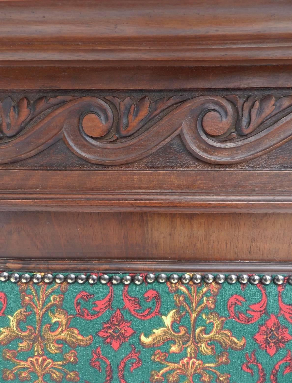 French Bed 19th Century Gothic Revival Louis Walnut US Queen UK King  In Good Condition In Mimizan, FR