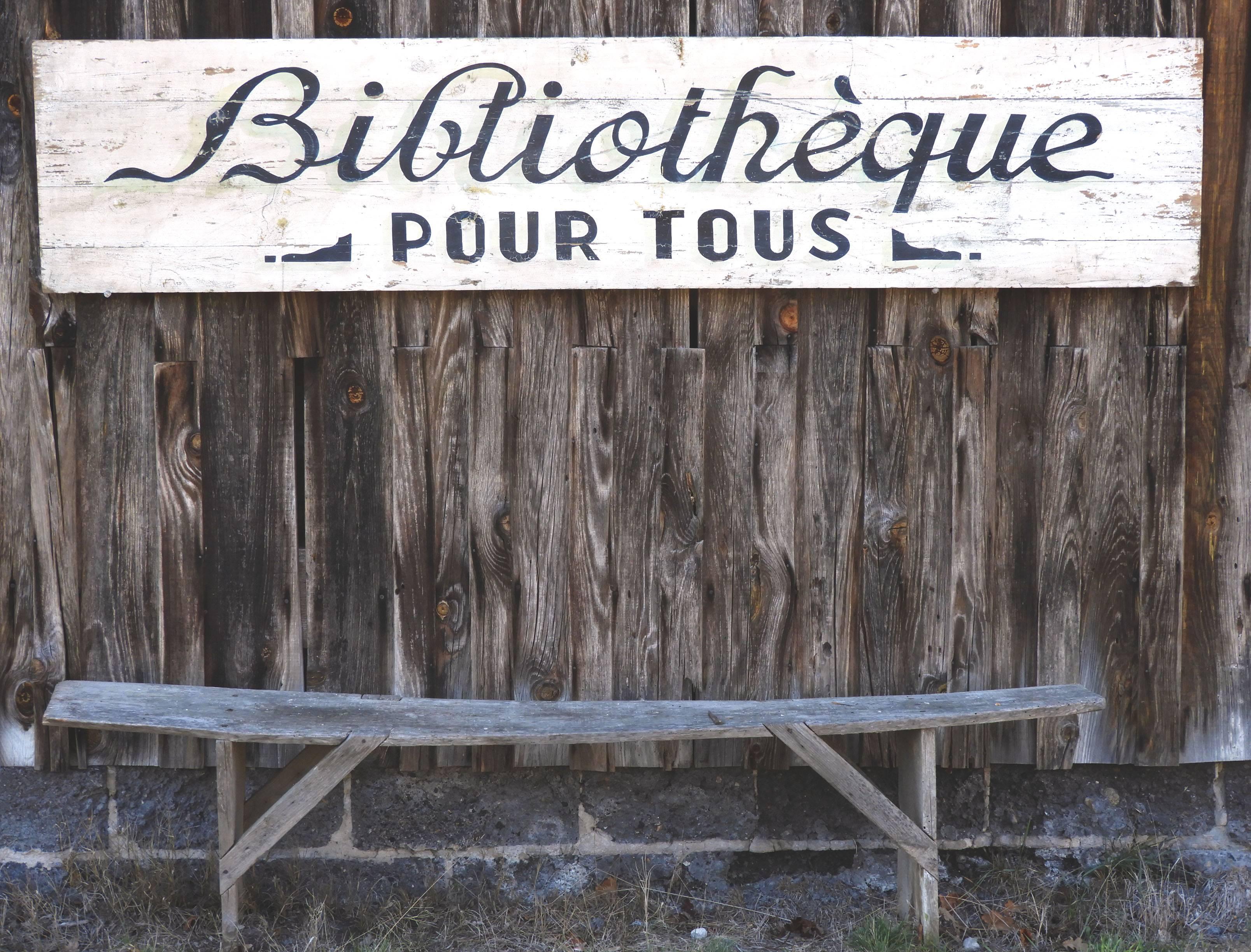 French Folk Art library sign painted wood boards biblioteque pour tous.
All original late 19th century, French Biblioteque library sign.
Hand-painted on timber planks circa 1890-1910.
Great patina gloriously fatigued and distressed through age.