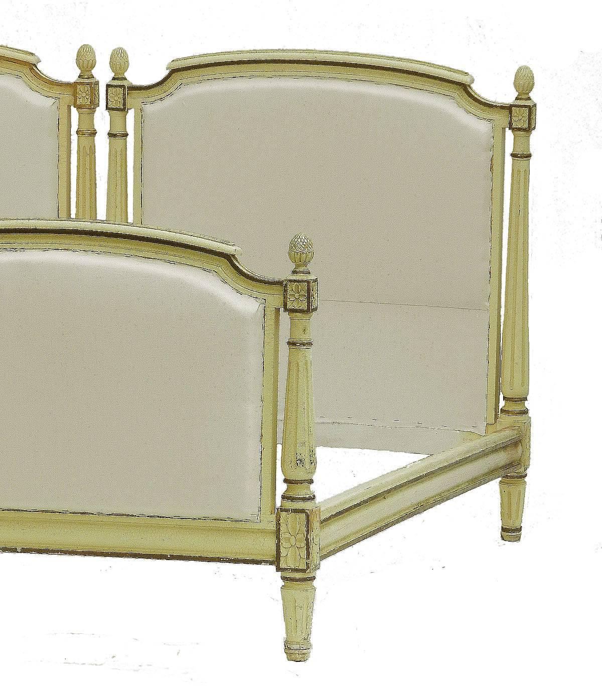french twin bed
