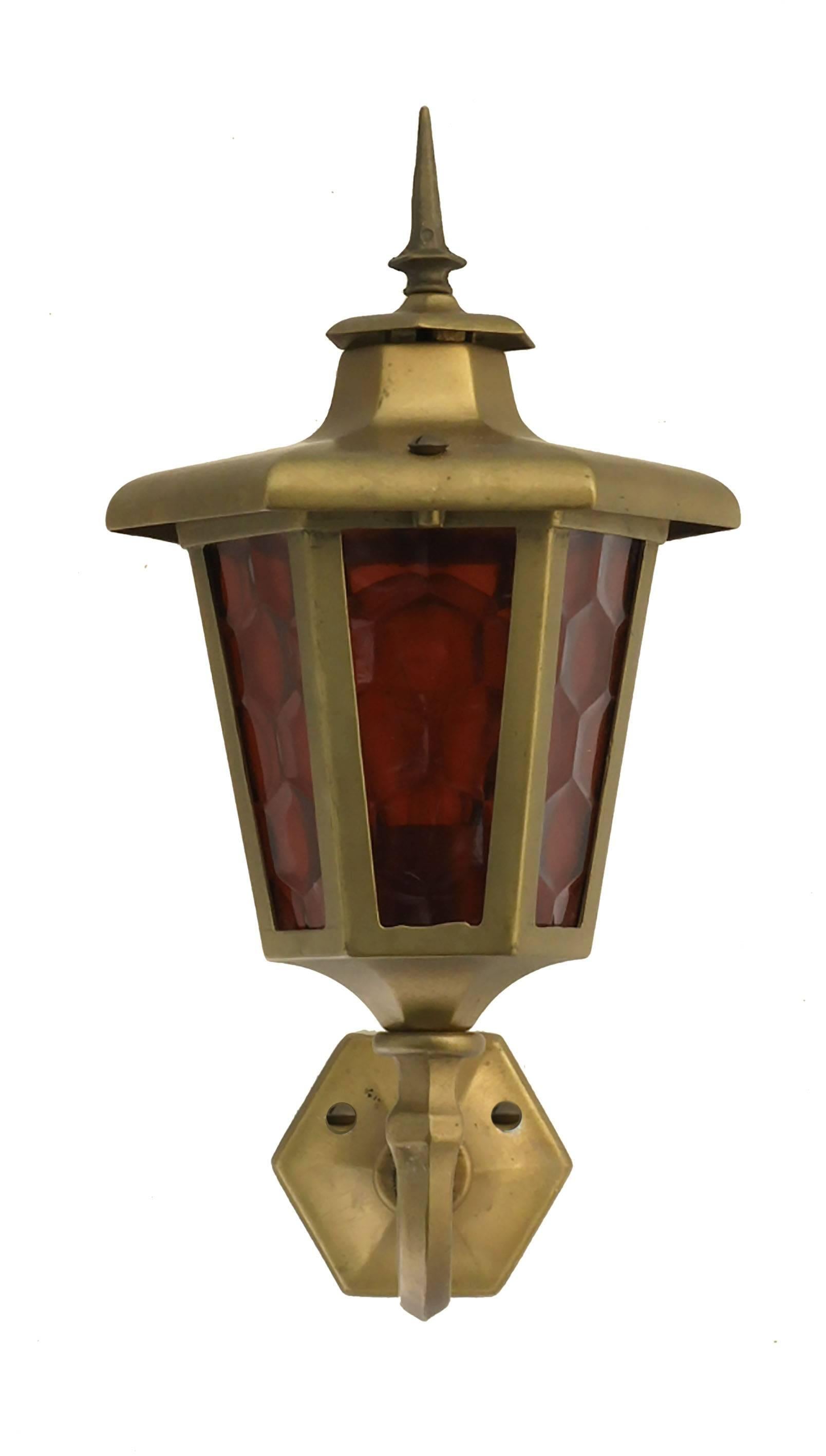 Exterior lantern porch light mid-20th century
Mat lacquered brass could be cleaned to shine if preferred
Honeycomb faceted Lucite panes easily replaced with a different glass
In good original condition good patina
The top has a cleaned patch not