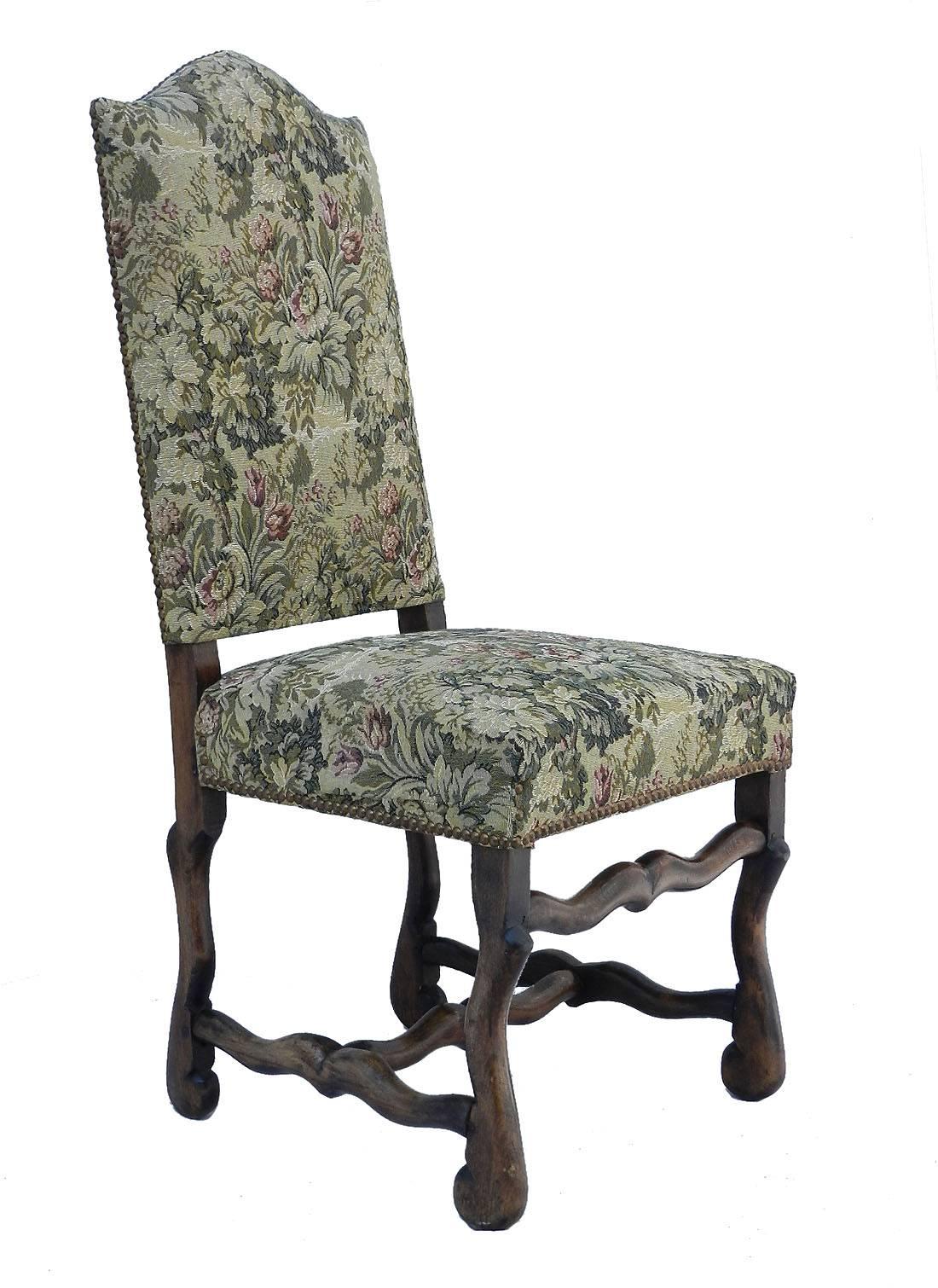 Six French dining chairs Os de Mouton original French Tapestry or to Recover, circa 1910-1920
Upholstered in their original Aubusson style Tapestry top covers
Alternatively recover to fabric of your choice to suit your interior please ask if you
