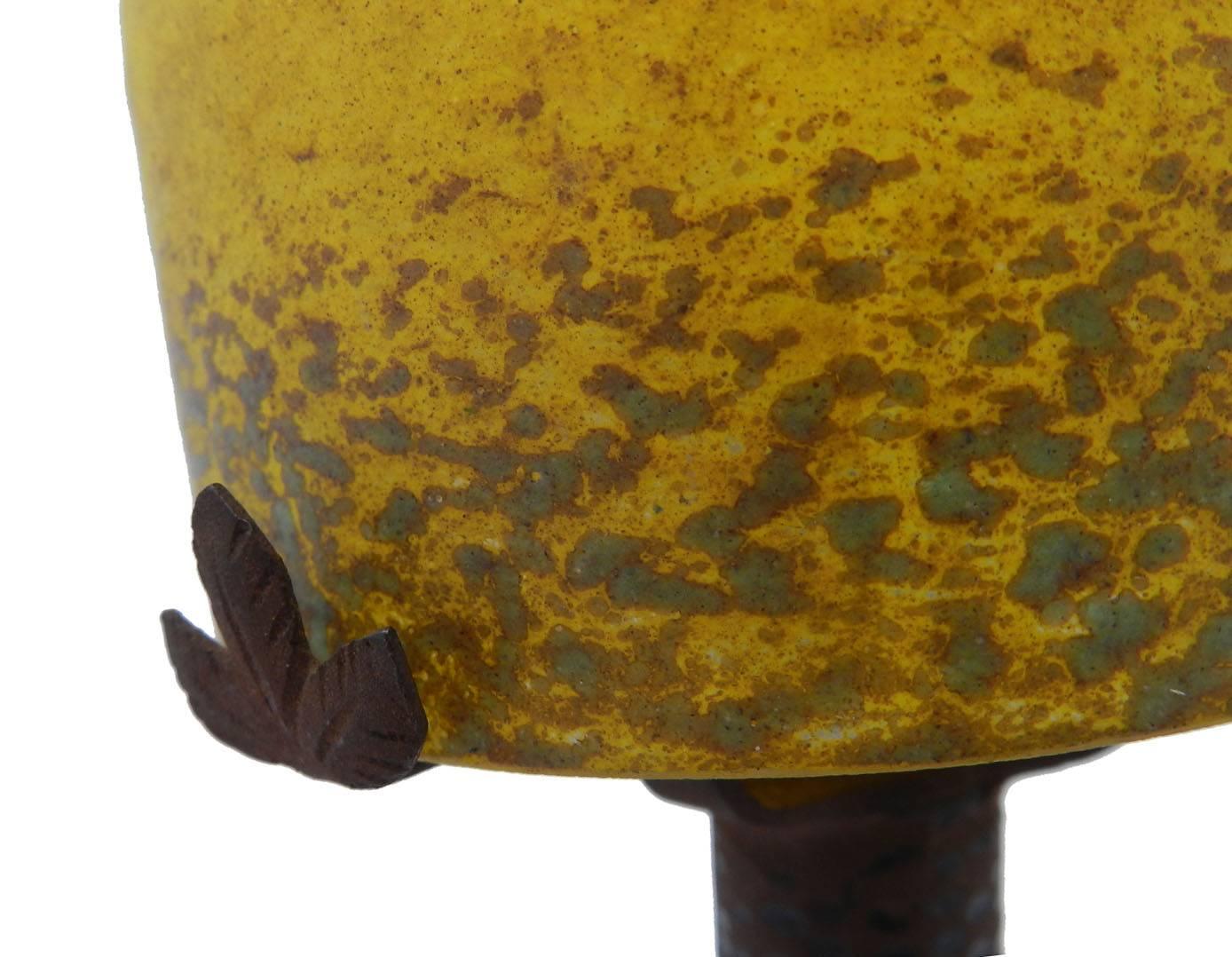 Art déco Petite lampe de bureau Ecole de Nancy en verre camée gravé de style Époque, vers 1920 en vente