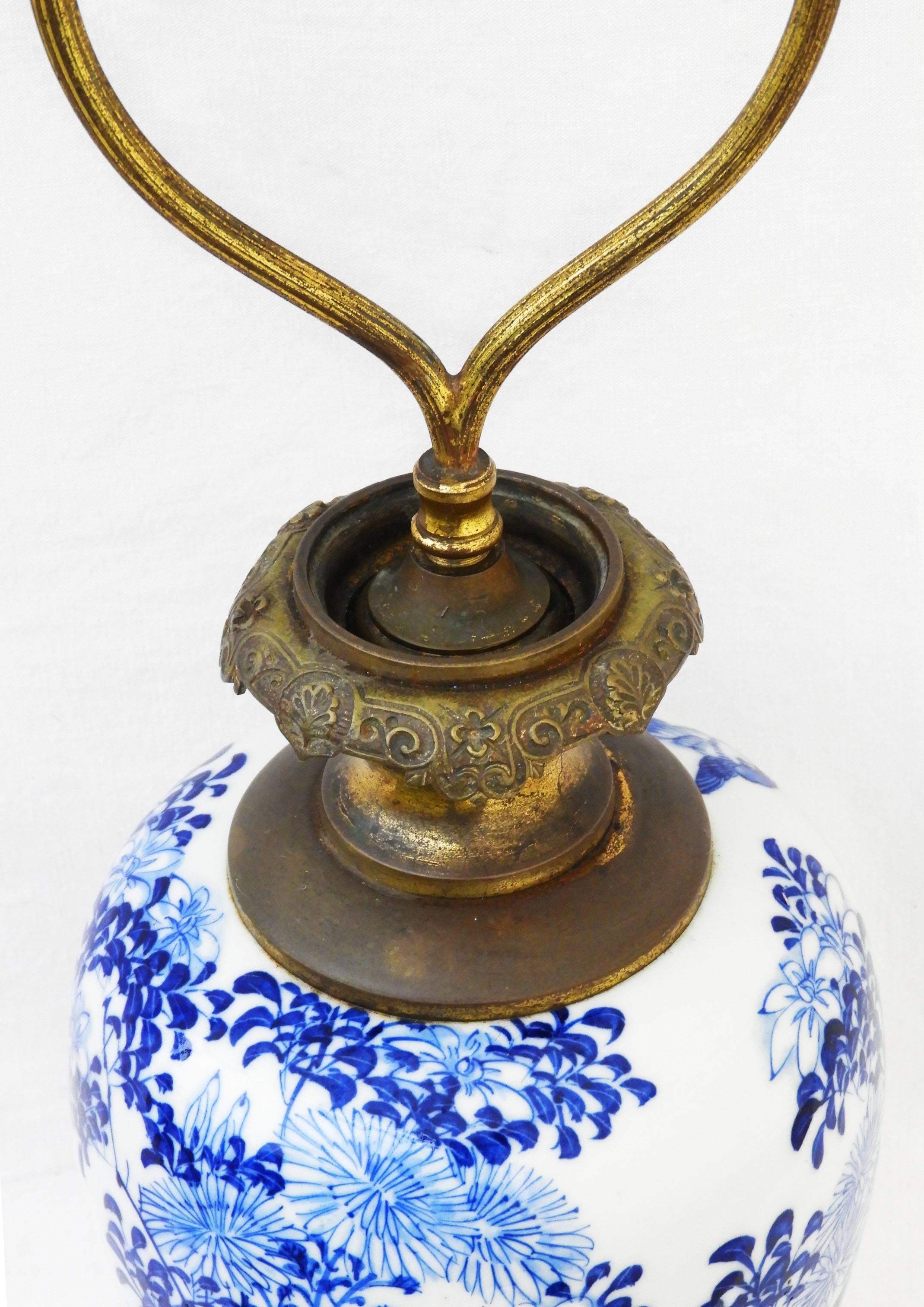 French Table Lamp Blue and White Porcelain Gilded Bronze Chinoiserie, circa 1920 1