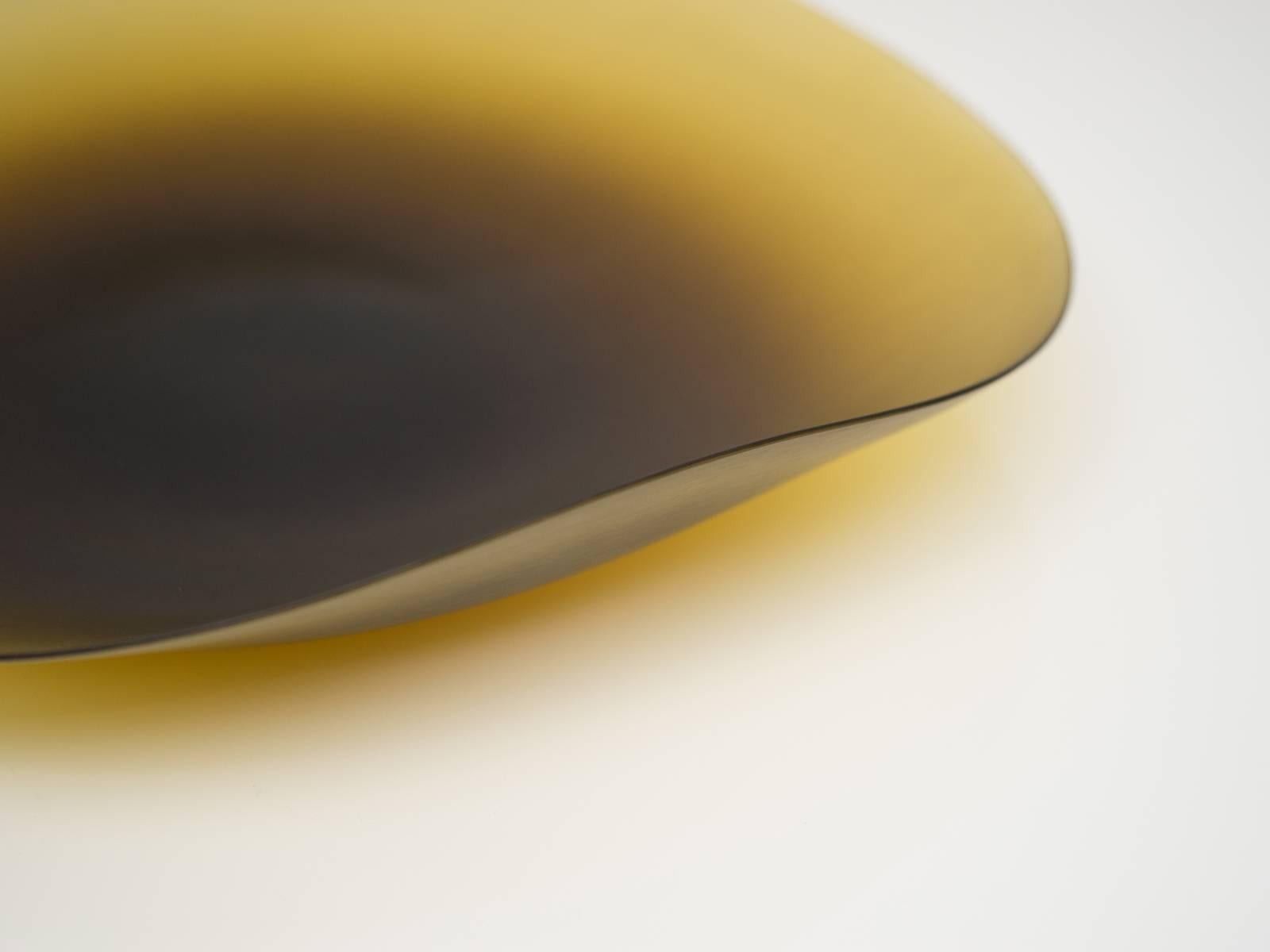 Mid-20th Century Tobia Scarpa for Venini Large 'Vetro Battuto' Ochre Hammered Glass Bowl, 1957 For Sale