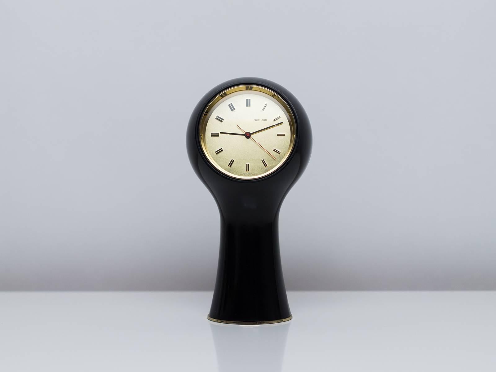 An iconic clock design that made Angelo Mangiarotti famous the world over. The elegant injection-molded shell holds a beautifully-designed face that is positioned at an ideal angle in relation to the eye. The Secticon T1 is the table version of the