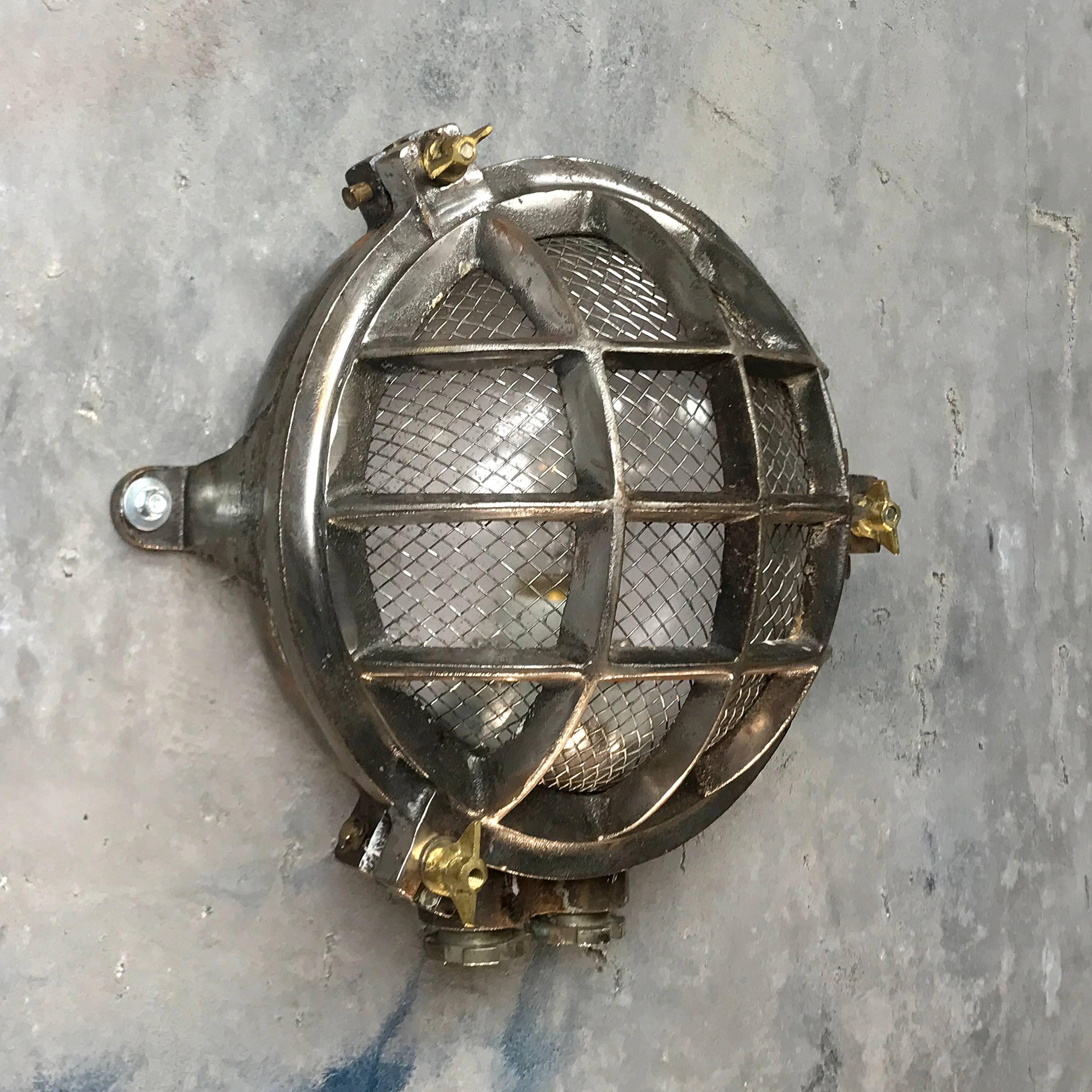 20th Century Steel 6 Bar Circular Wall Light With Cage & Edison Bulb In Excellent Condition In Leicester, Leicestershire