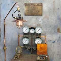 Lampada da parete a sbalzo giapponese in rame e ferro degli anni '70 con raccordi e gabbia in ottone